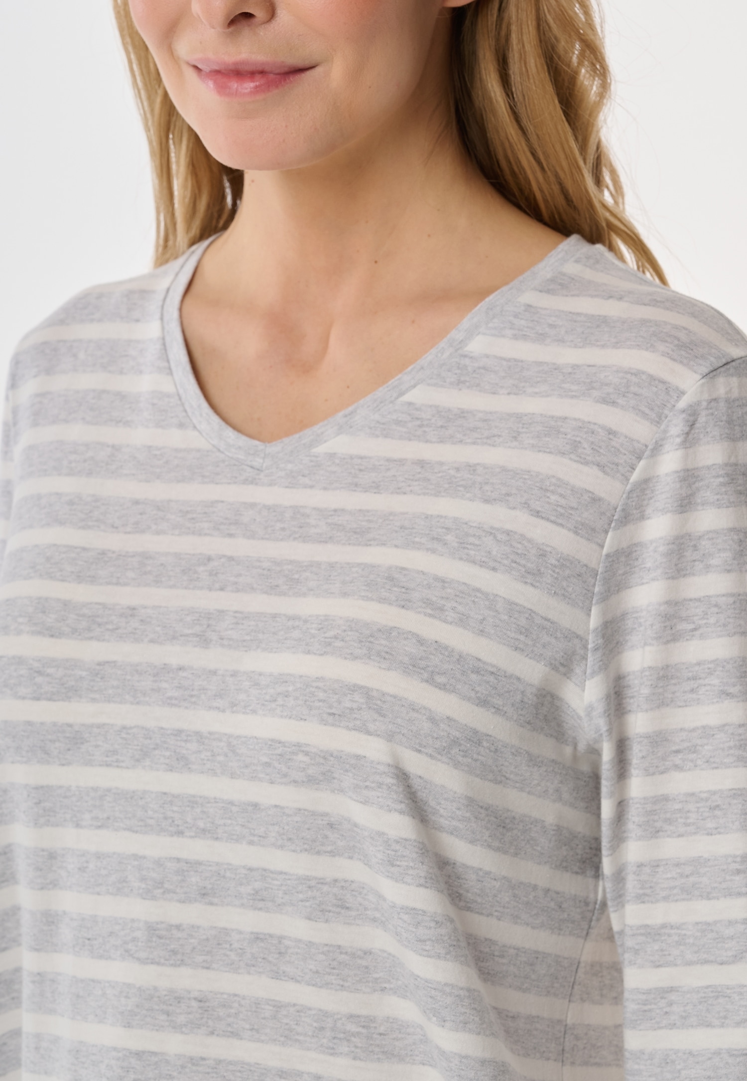 Schiesser Schlafanzug »Casual Essentials« 2 tlg. Baumwolle, V-Ausschnitt, langärmelig