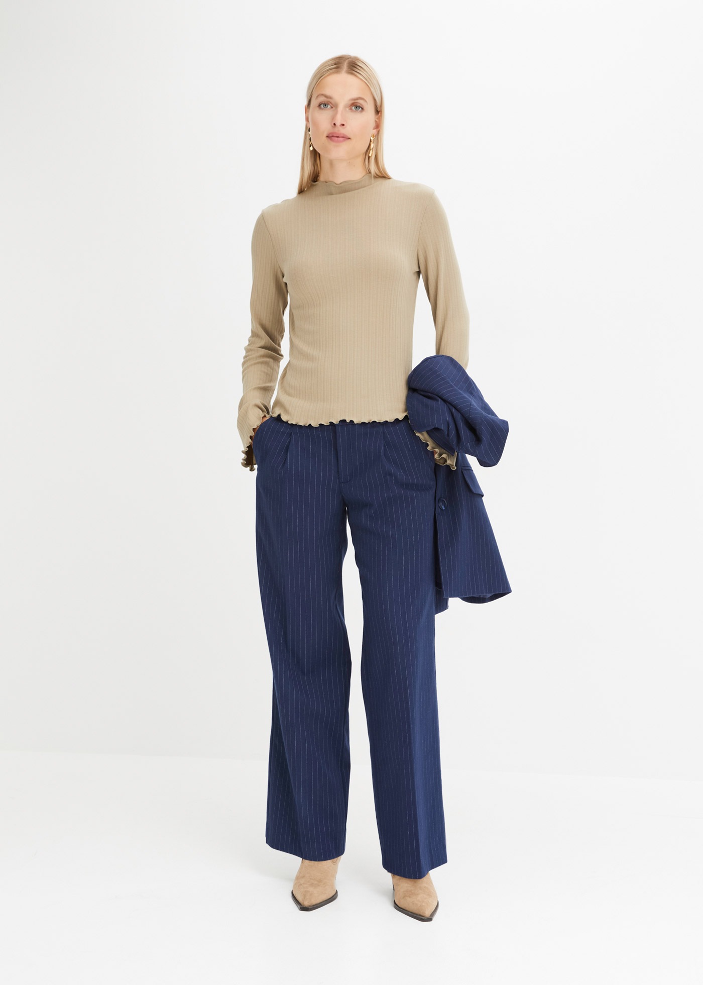 bonprix Langarmshirt »Geripptes Langarmshirt« schmale Passform, mit Trompetenärmeln, ohne Verschluss und Kragen