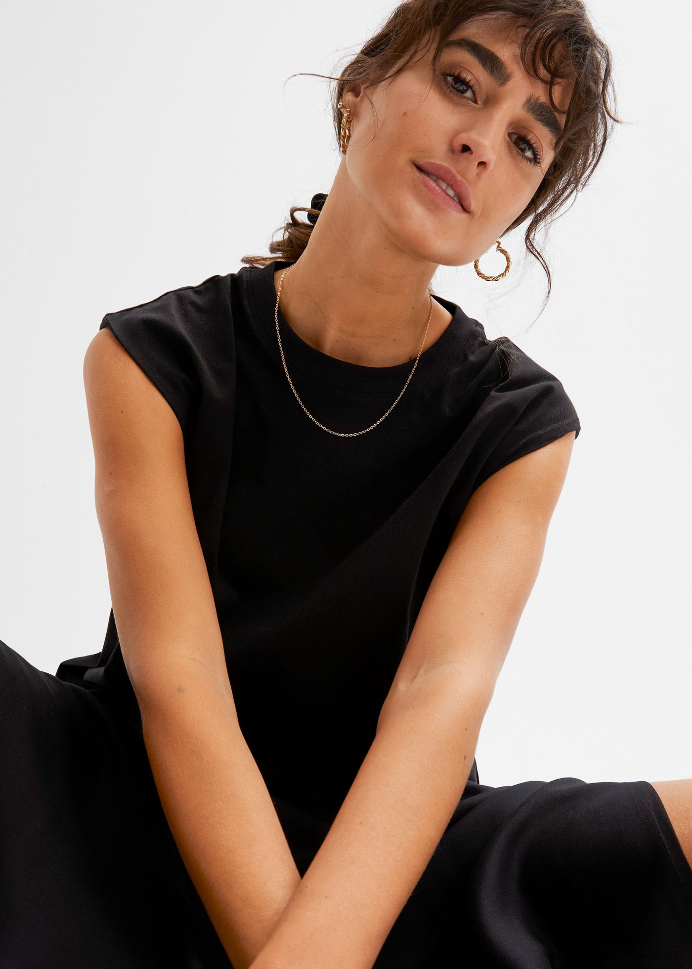 bonprix Oversize-Shirt lässiger Oversize-Schnitt, verstärkte Schulter, ärmellos