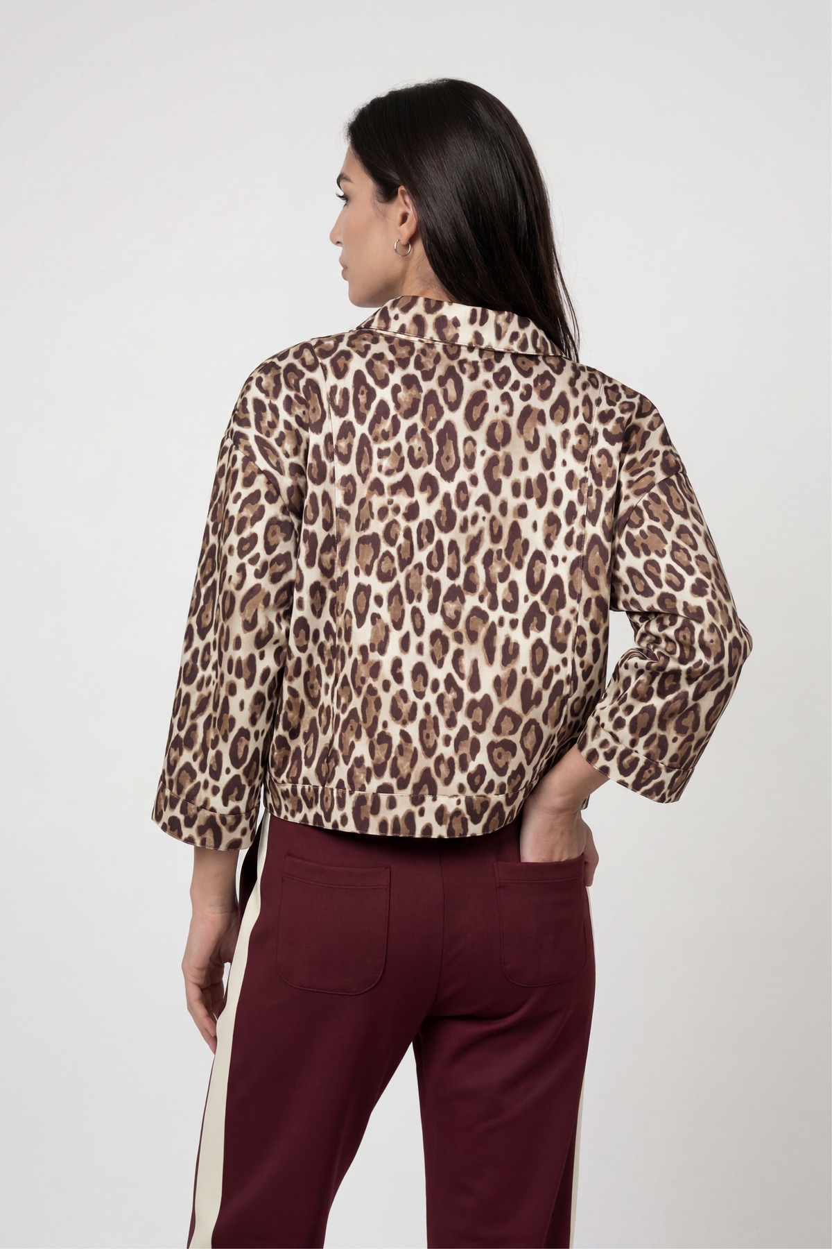Monari Veste courte »Jacke Leodruck Allover« sans capuche coupe régulière avec motif léopard