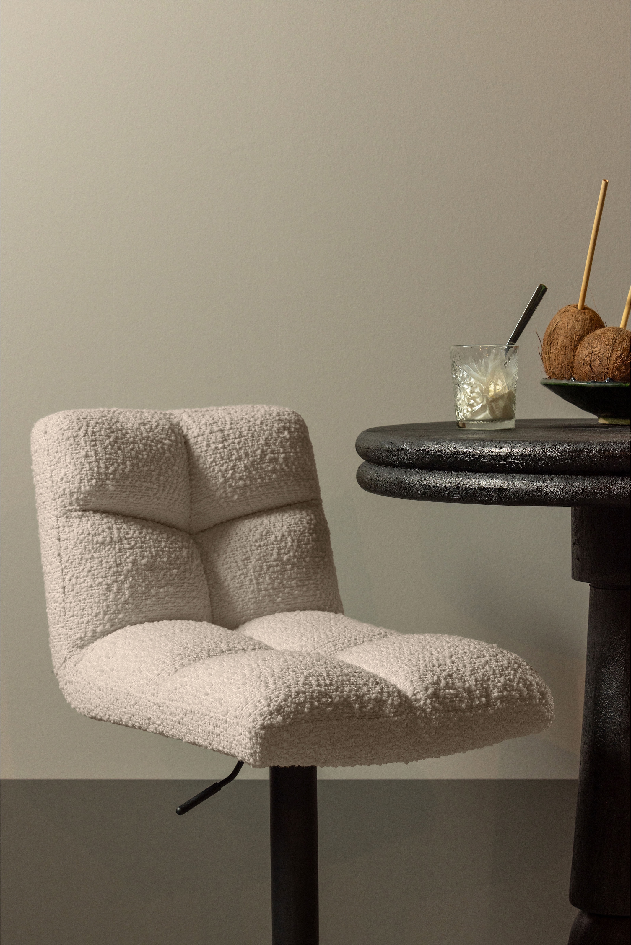 WOOOD Tabouret de bar »Vinny mit Bouclé-Bezug höhenverstellbar, B 44 x T 58 x H 114 cm« Ensemble, 2 cuis tlg. Hauteur d'assise de 60 à 80 cm, capacité 100 kg, mécanisme pivotant