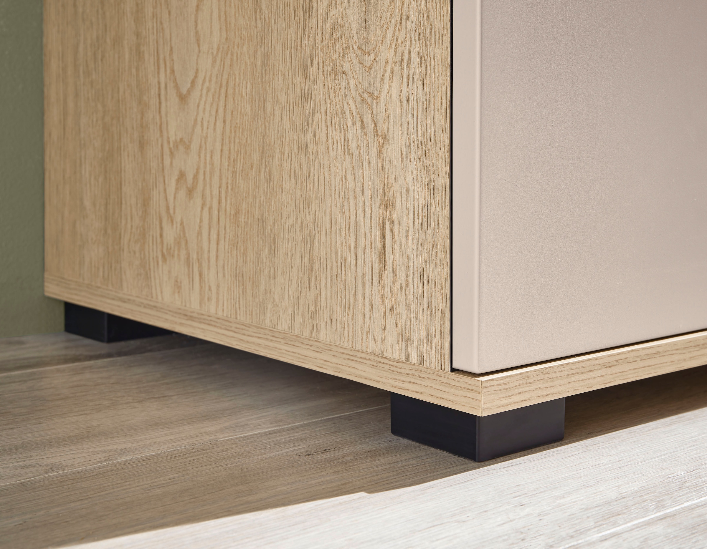 Home affaire Highboard »Cantara, moderner Schrank, Vitrine in Eiche Dekor, Weiss oder Kaschmir« schwarze Stangengriffe, ausreichend Stauraum, vielseitig einsetzbar