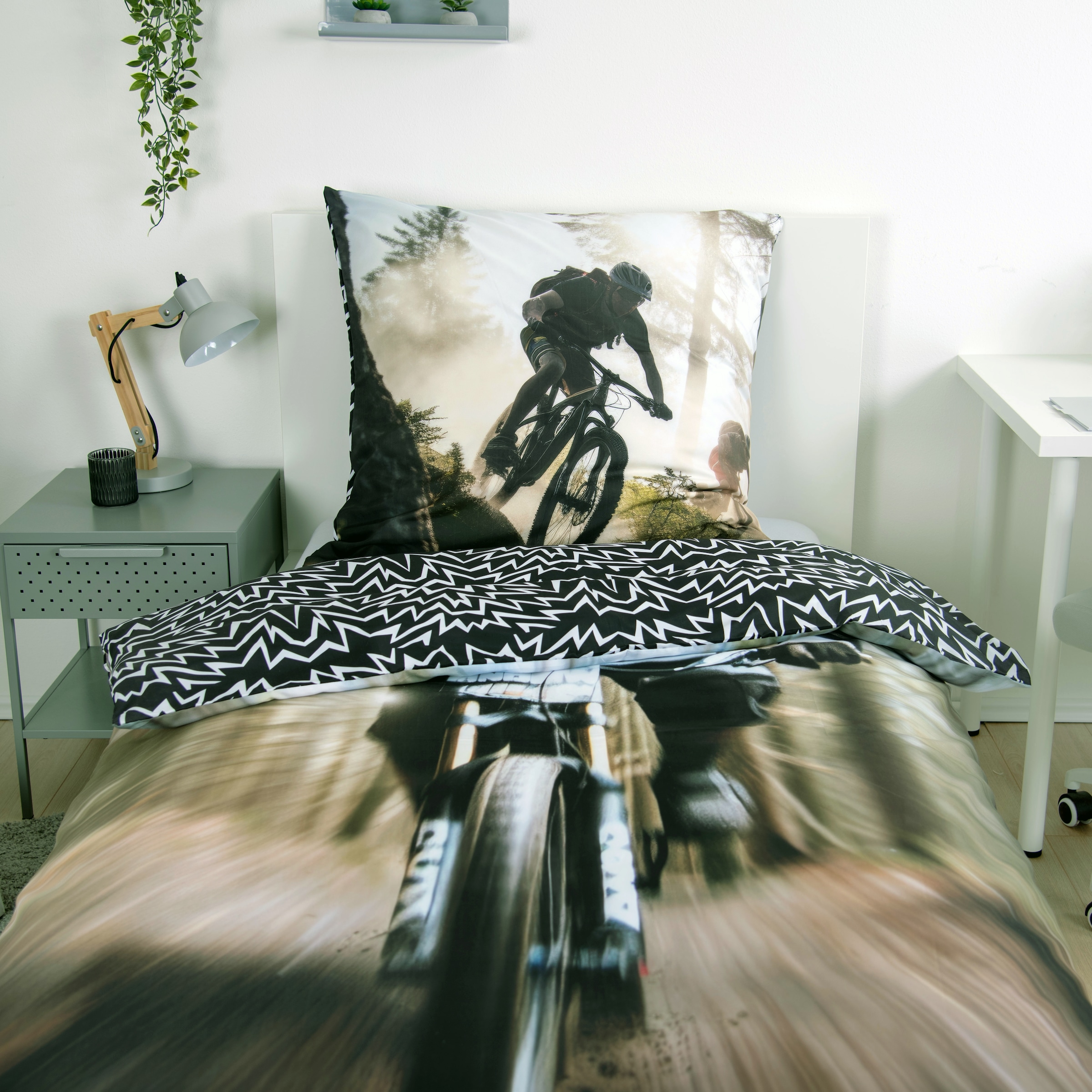 Herding Young Collection Wendebettwäsche »Young Collection Mountainbike« 2 Stk. mit Motocross Design