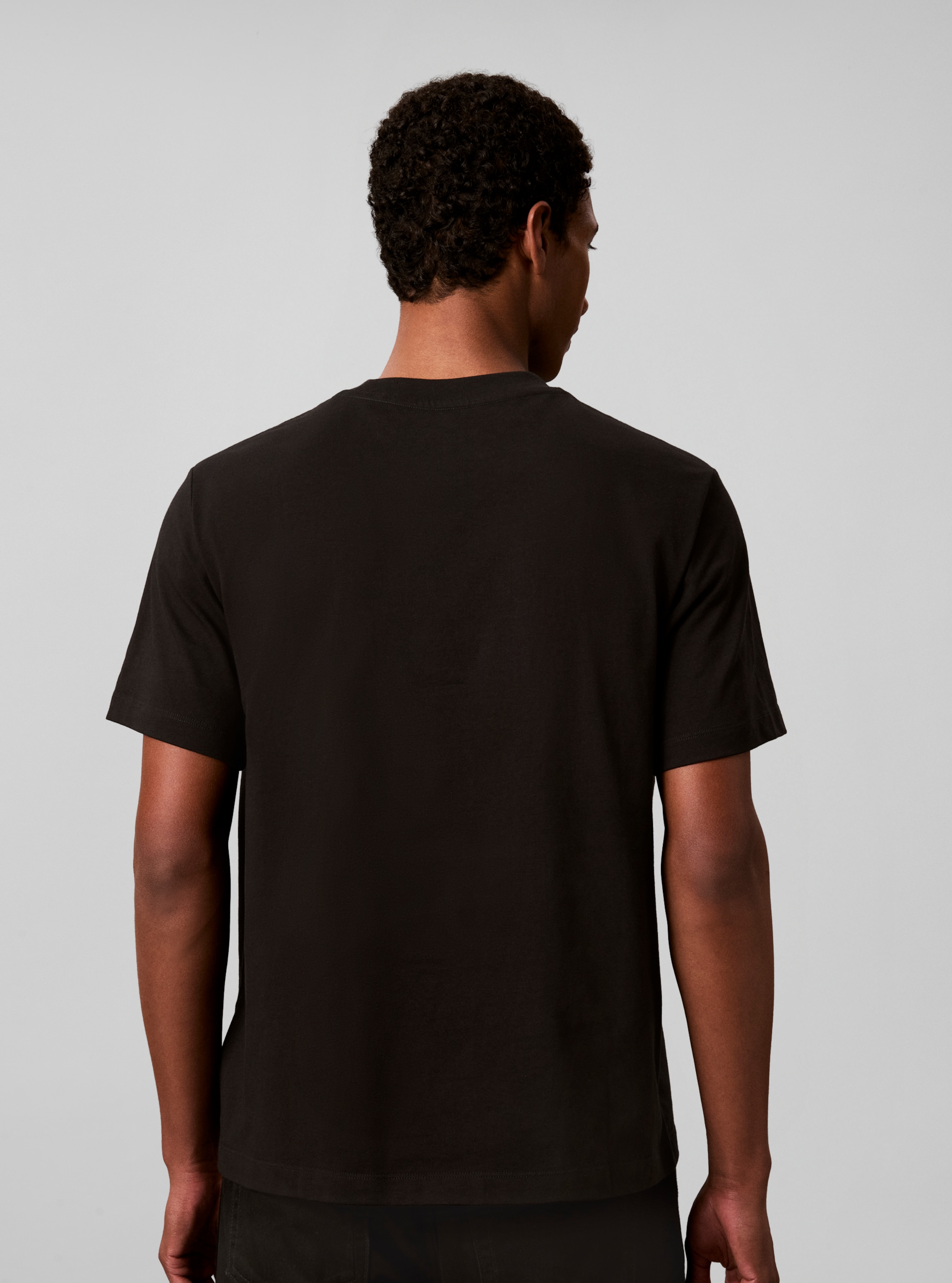 Calvin Klein T-shirt »CALVIN GRAPHIC« Coupe régulière avec col rond