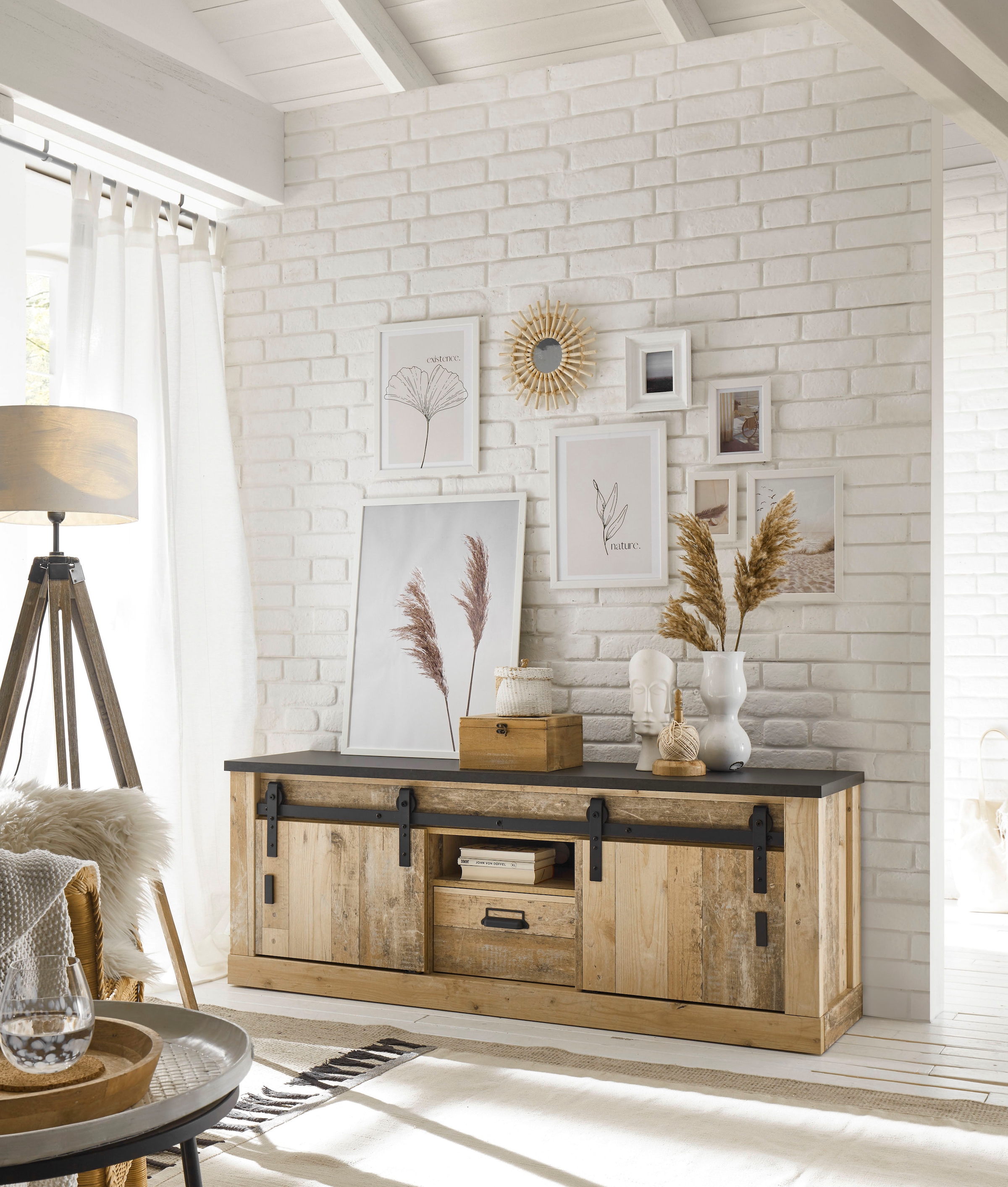 Home affaire Lowboard »SHERWOOD« Holz Dekor, mit Scheunentorbeschlag und Apothekergriff, Breite 162 cm