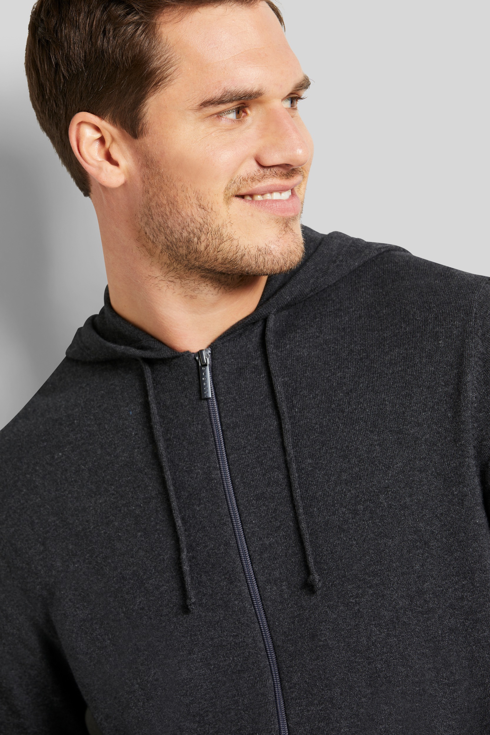 bugatti Pull à col rond mit Kaschmiranteil