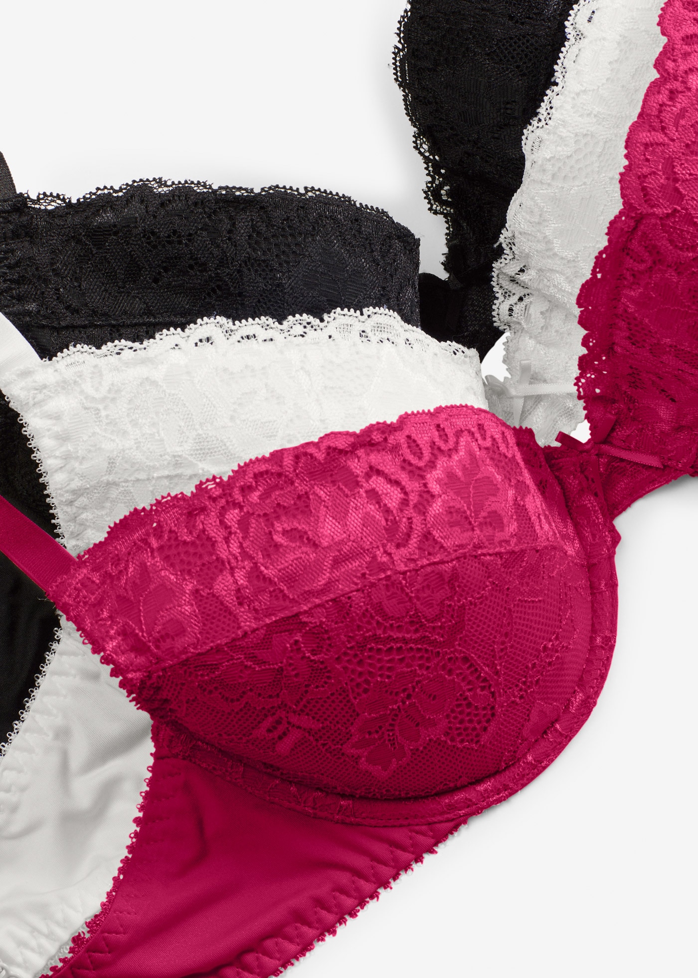 bonprix Soutien-gorge push-up »Push-up-BH mit feiner Spitze (3er Pack)« Packung, 3 cuis leicht wattierte Cups, mit feinem Allover-Spitze, mit Baumwollfutter