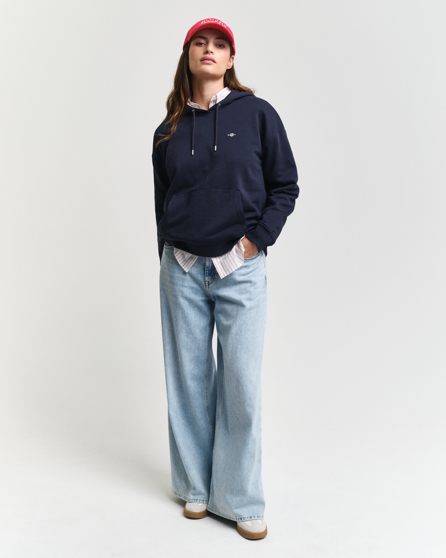 Gant Hoodie »SHIELD HOODIE«, Grafische GANT-Stickerei auf der Brust
