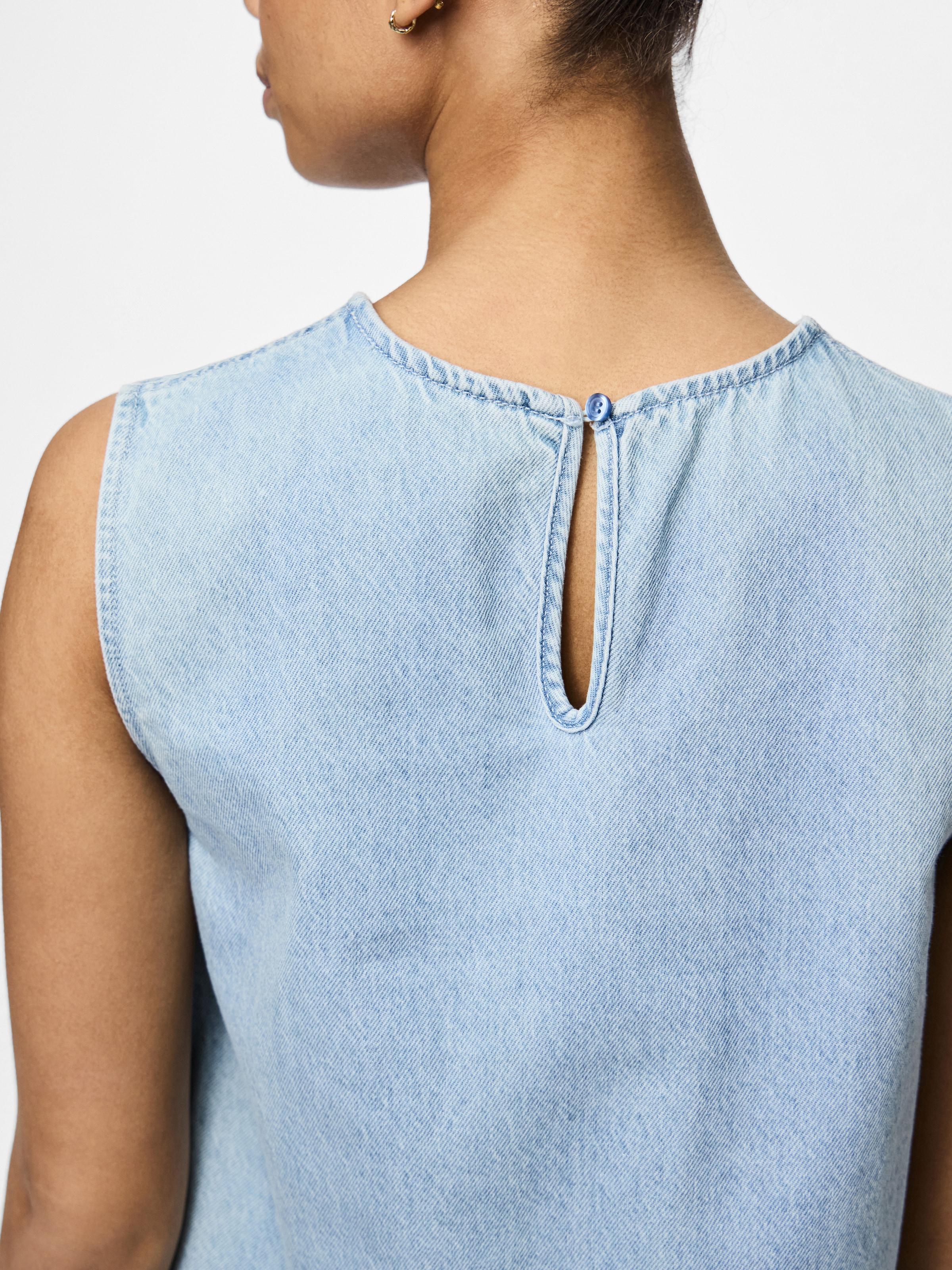 pieces Robe en jean »PCFLORA SL MINI DENIM DRESS NOOS« avec coupe trapèze