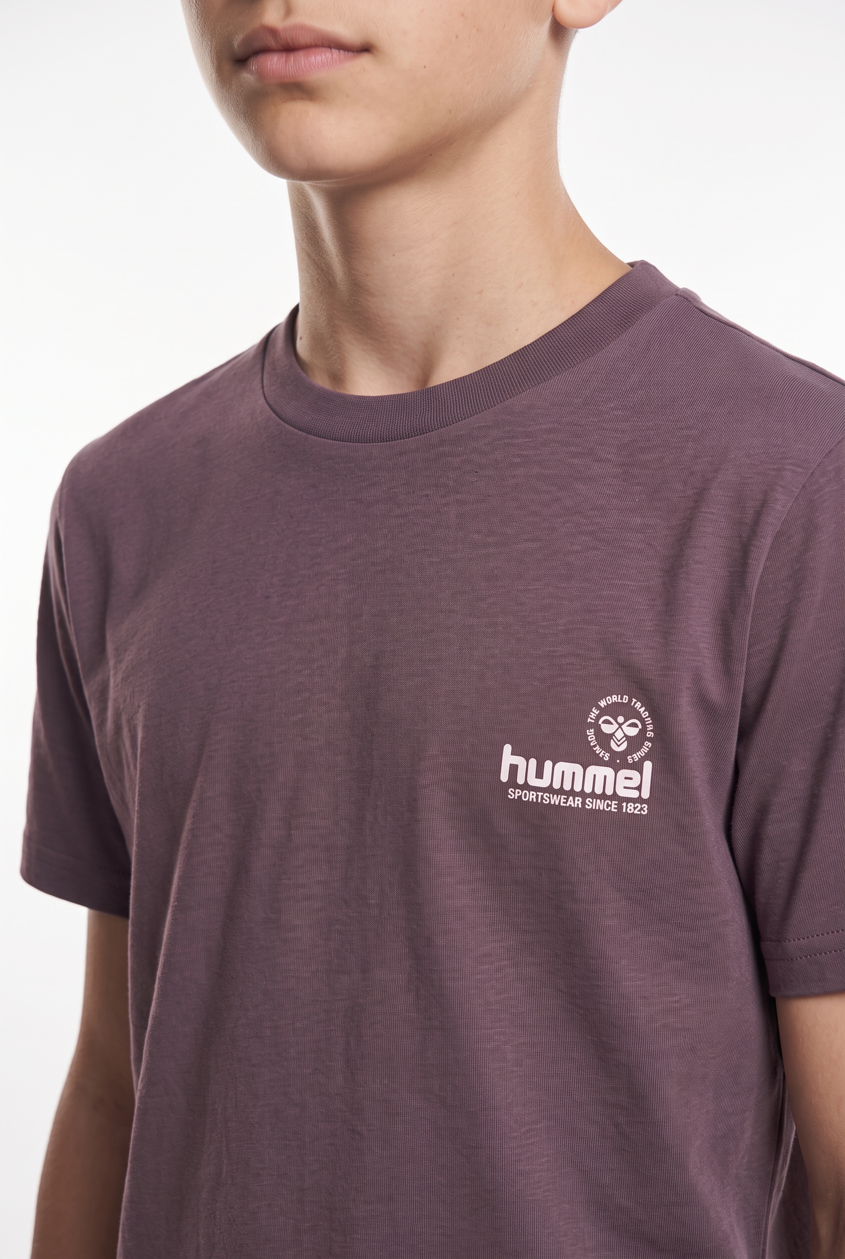 hummel T-Shirt »HMLJR REG GRAPHIC T-SHIRT S/S« normale Passform, für Kinder und Jugendliche, aus Baumwolle