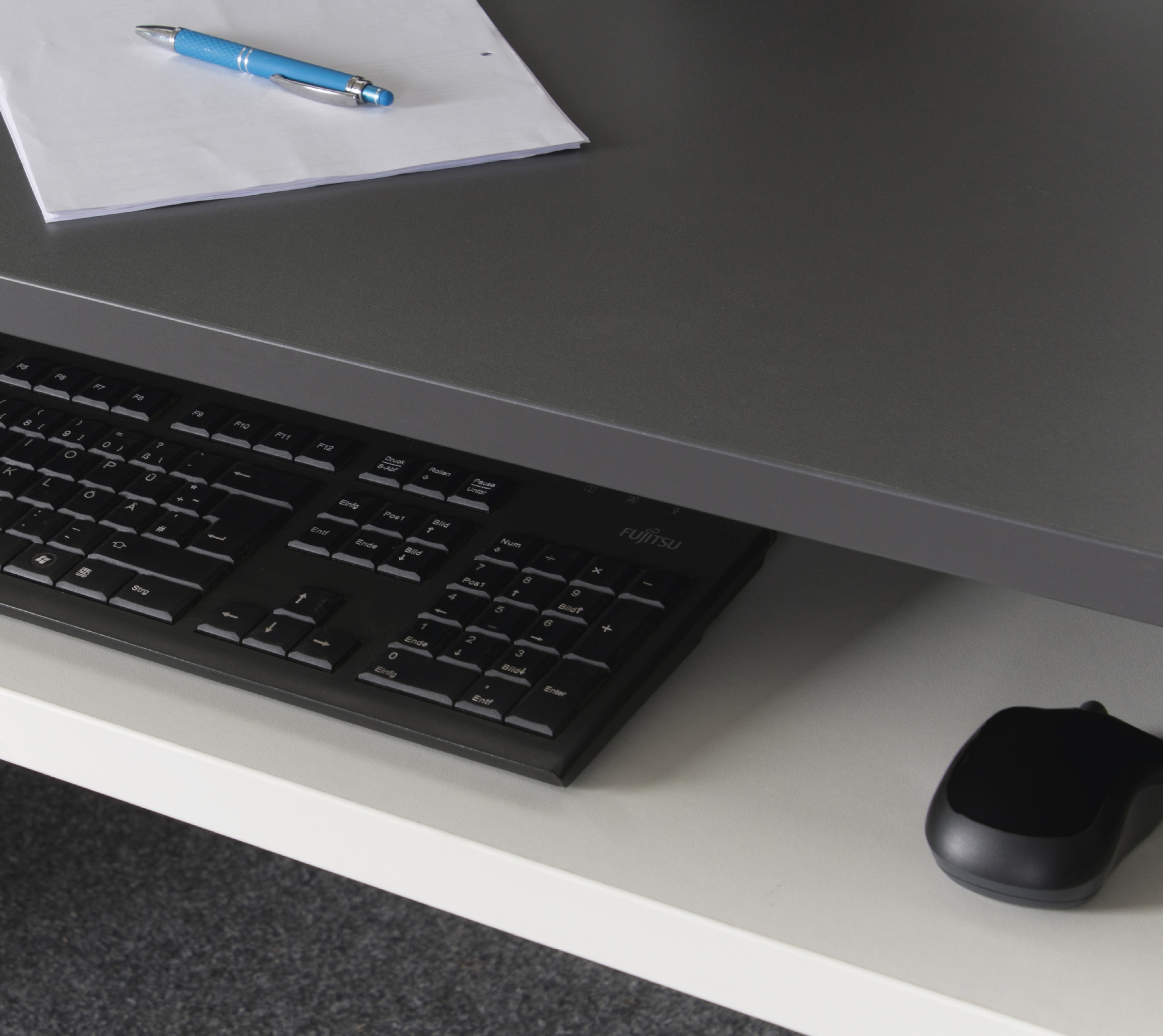 VOGL Möbelfabrik Schreibtisch »Barrie mit 2-farbigem Tastaturauszug« in 2 Breiten, 2,5 cm Tischplattenstärke, Made in Germany