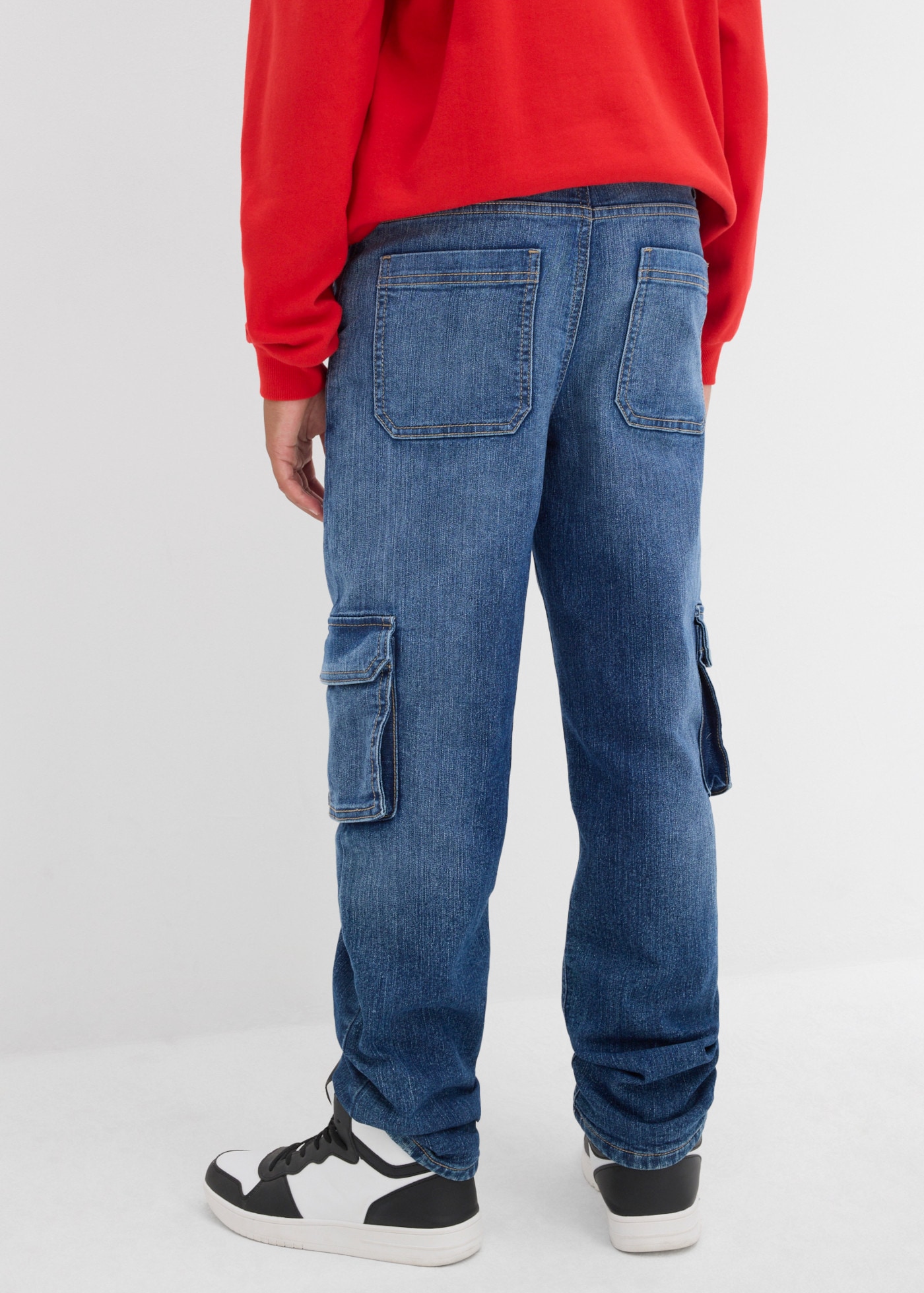 bonprix Jeans loose fit avec design cargo, en coton, polyester et élasthanne
