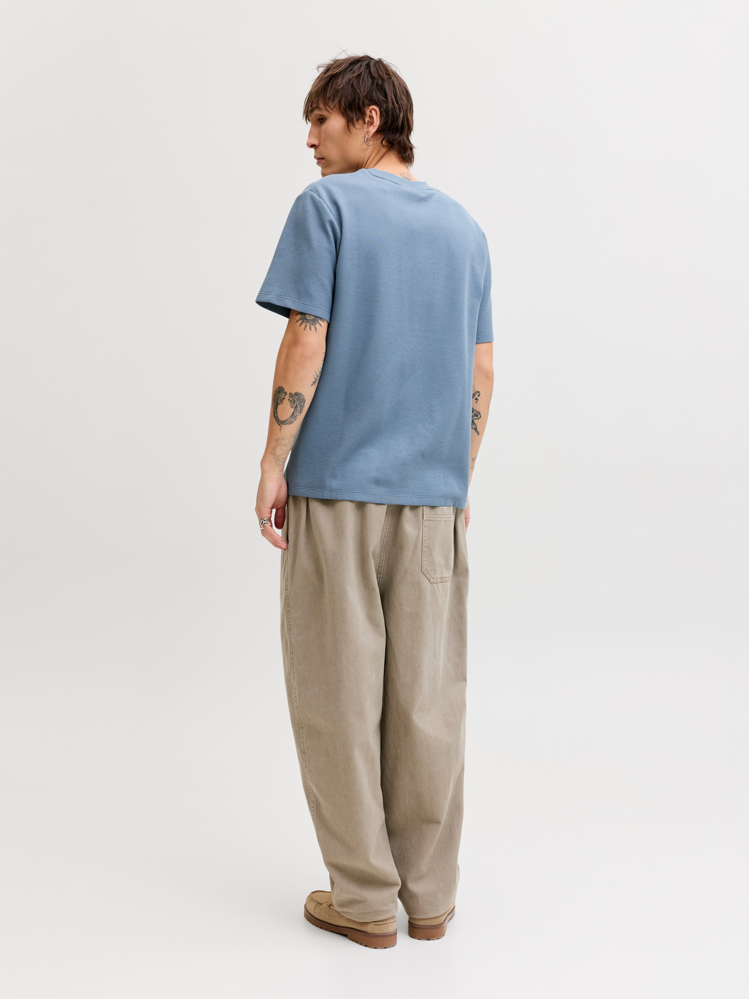 Jack & Jones Shirt à col rond »JJEAUSTIN TEE SS NOOS« Materialmix, relaxed fit