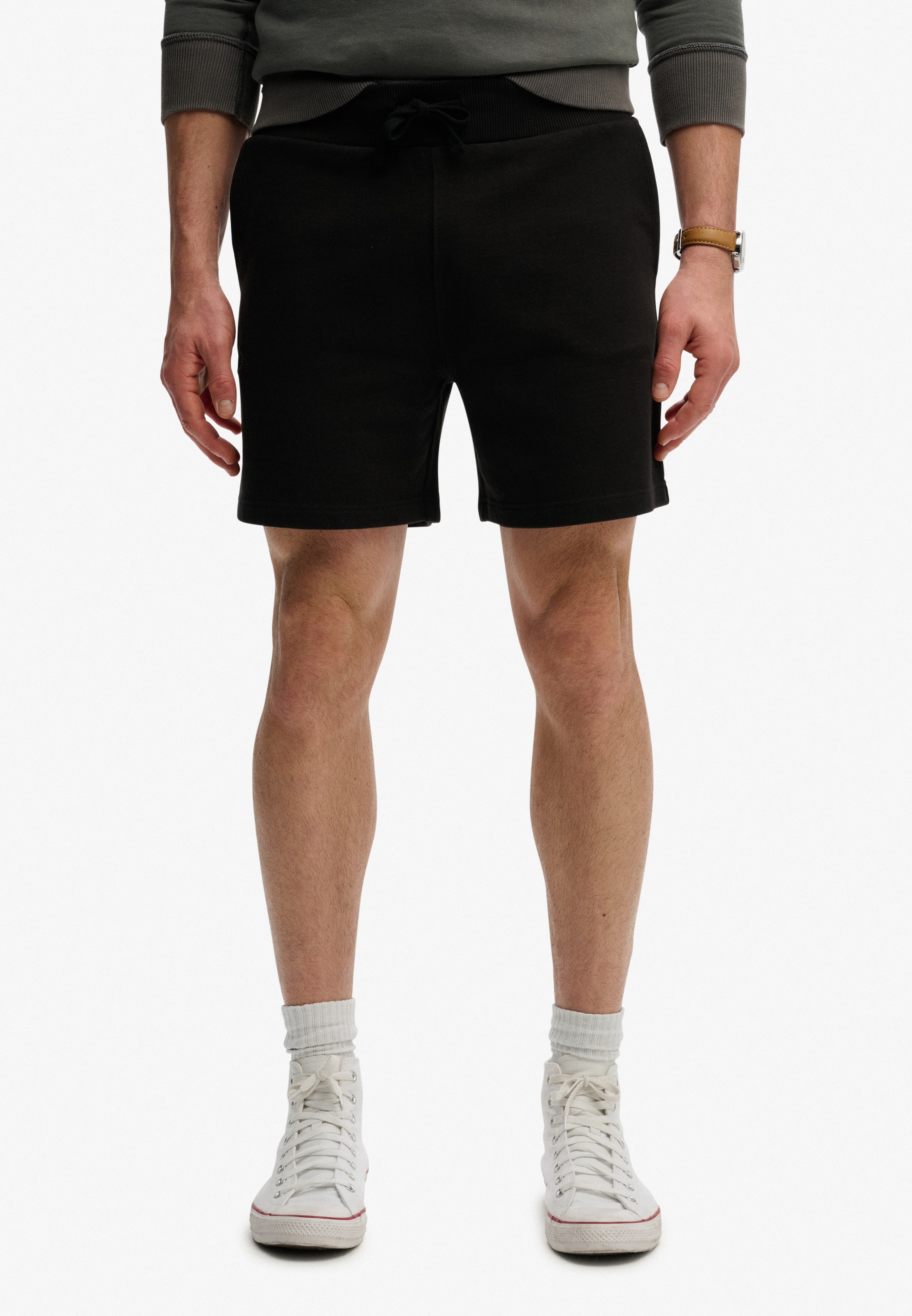 Superdry Sweatshorts »ESSENTIAL LOGO CLASSIC SHORT«  coupe décontractée, avec élastique, longueur genoux, uni