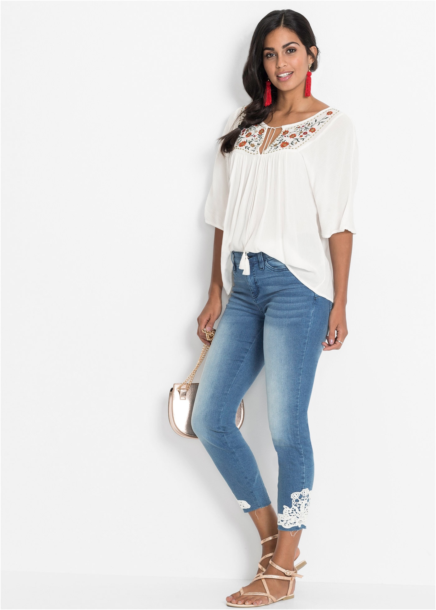 bonprix Tunique Casual Stil, A-Linie Passform, Kurzarm-Design, mit Stickerei