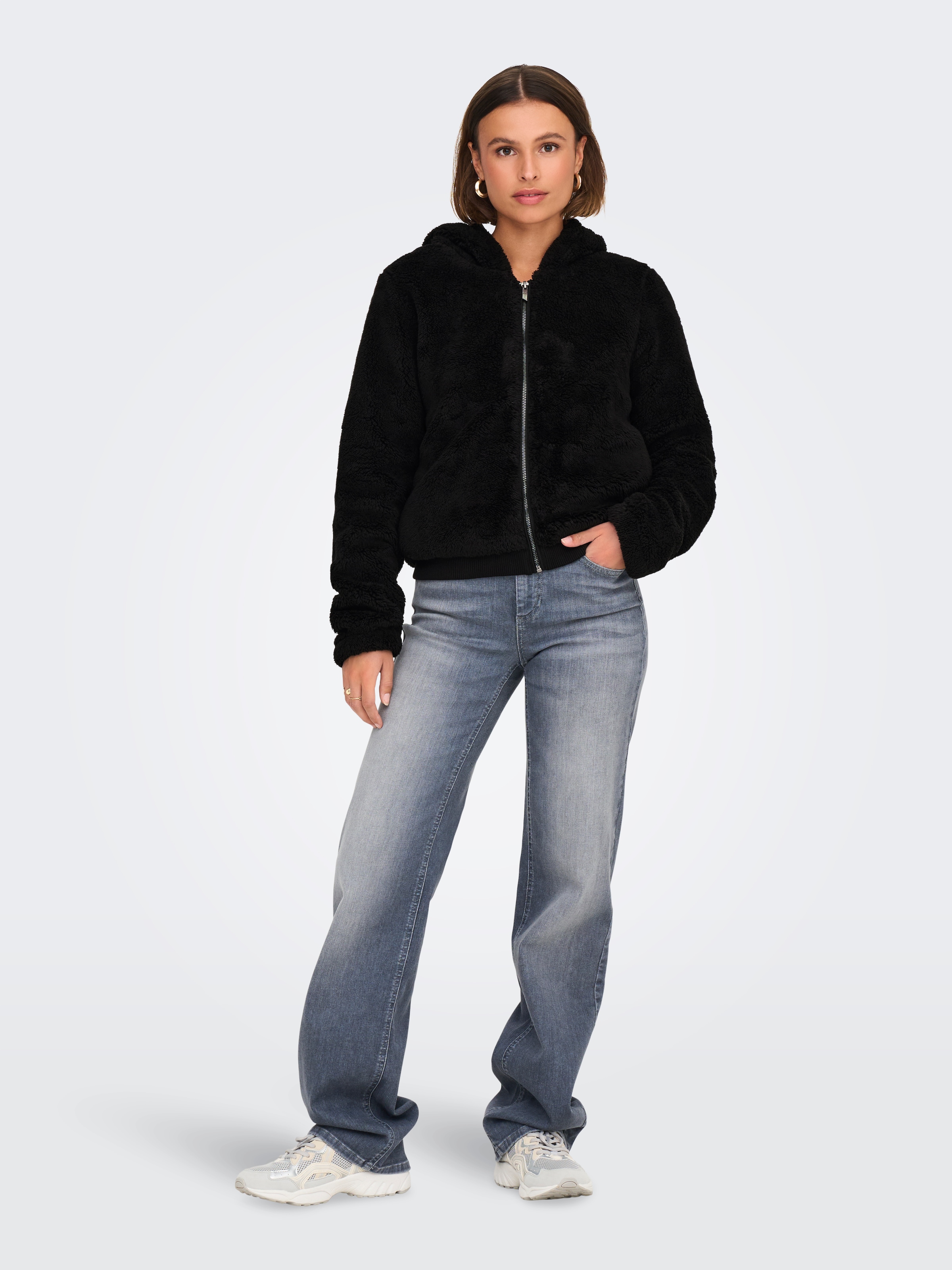 ONLY Kapuzenplüschjacke »ONLNEWANNA CONTACT SHERPA JKT OTW NOOS« mit Kapuze Kunstfaser