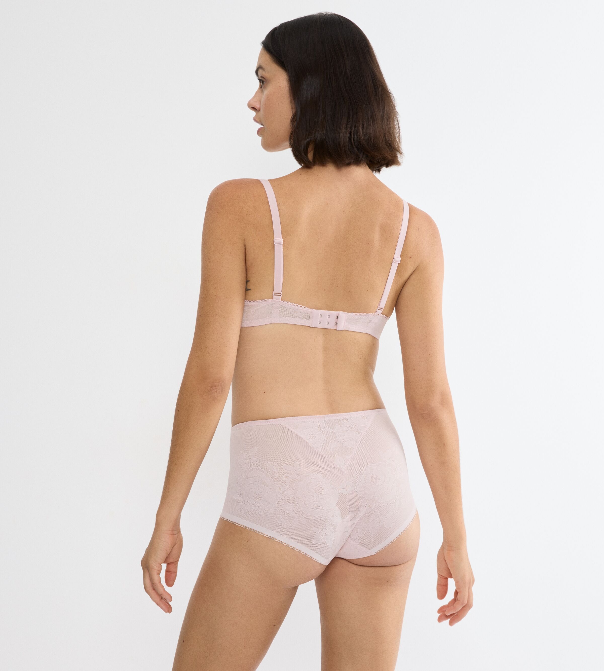 Triumph Soutien-gorge à armatures »Wild Rose Sensation« formende Spitze, mittlerer Shape-Effekt