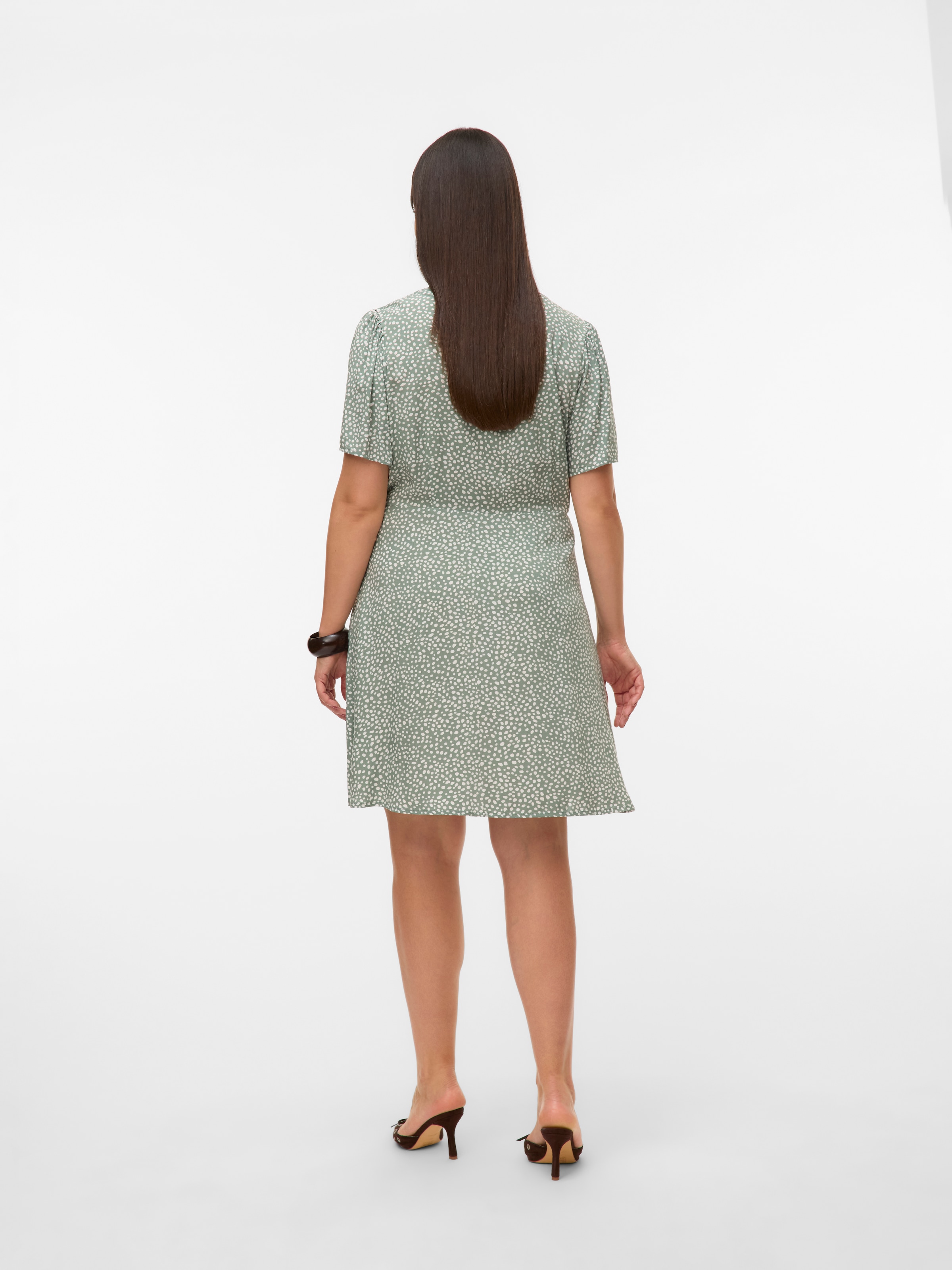 Vero Moda Curve Mini-robe »VMCALBA SS SHORT DRESS WVN NOOS CUR« Viscose, coupe régulière