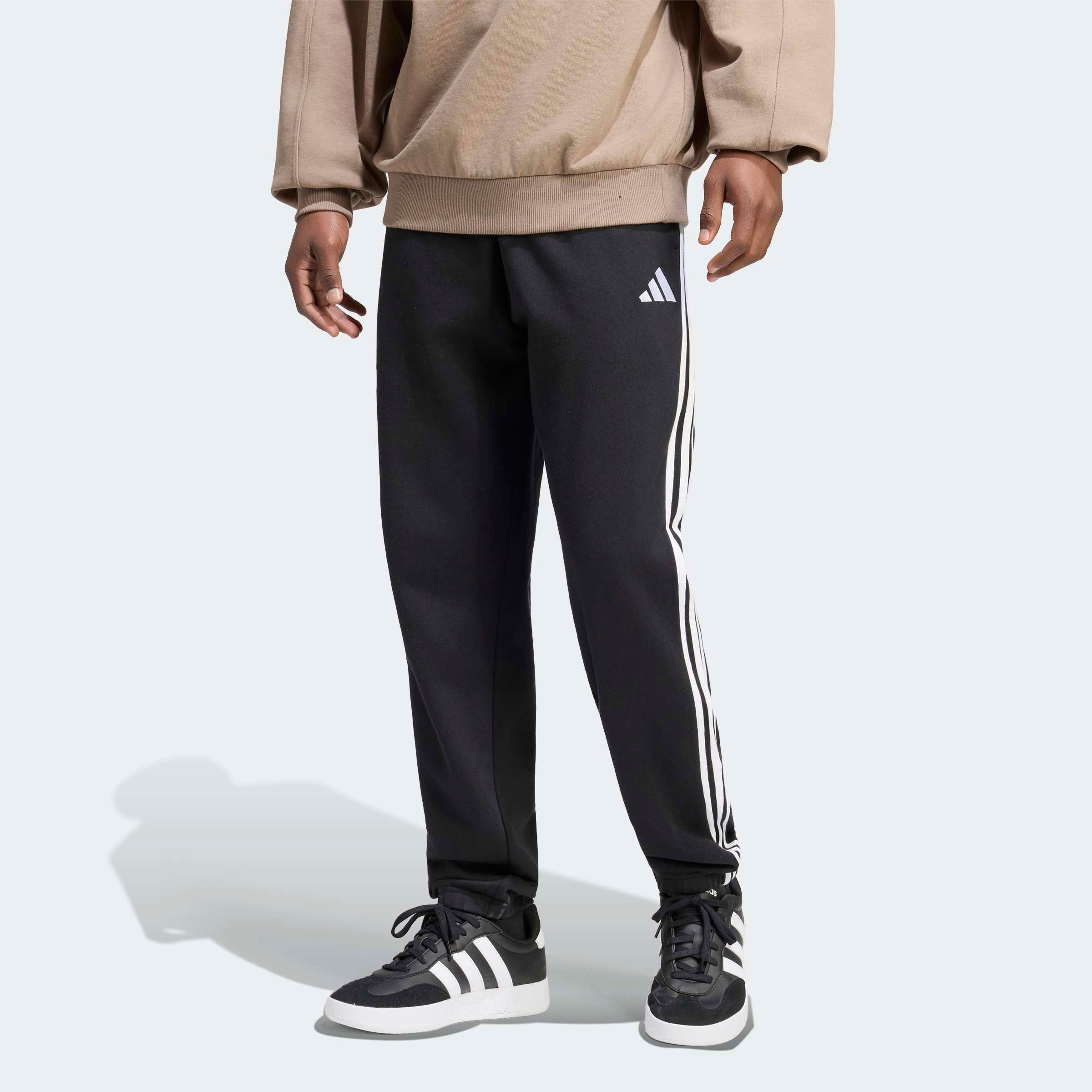 adidas Sportswear Pantalon de sport »ESSENTIALS 3-STREIFEN, FRENCH TERRY, SCHMAL ZULAUFEND, BÜNDCHEN«