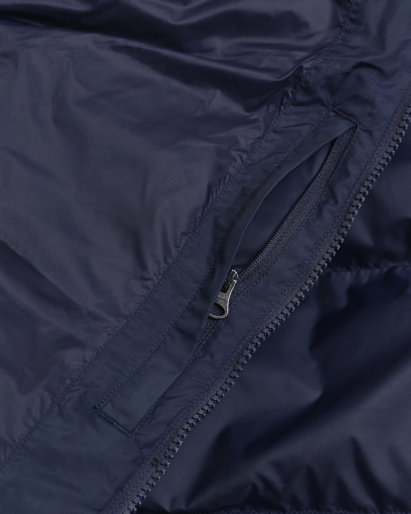 Gant Steppmantel »ACTIVE CLOUD MID LENGTH« Puffermantel, regular fit, abnehmabre Kapuze, 2-Wege-Reissverschluss