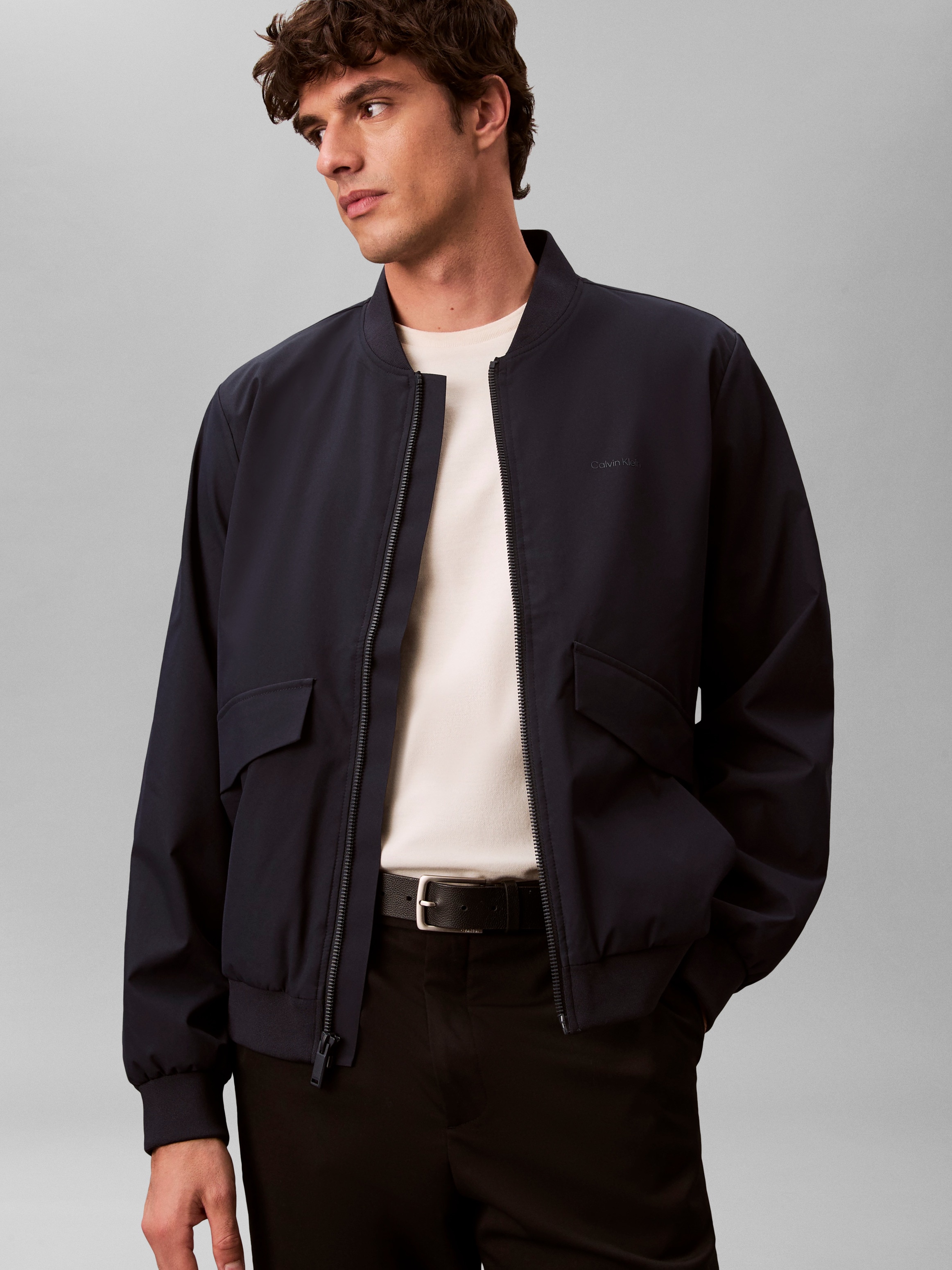 Calvin Klein Jeans Veste bomber »LS SOFT TECH BOMBER JACKET« sans capuche coupe régulière avec col montant
