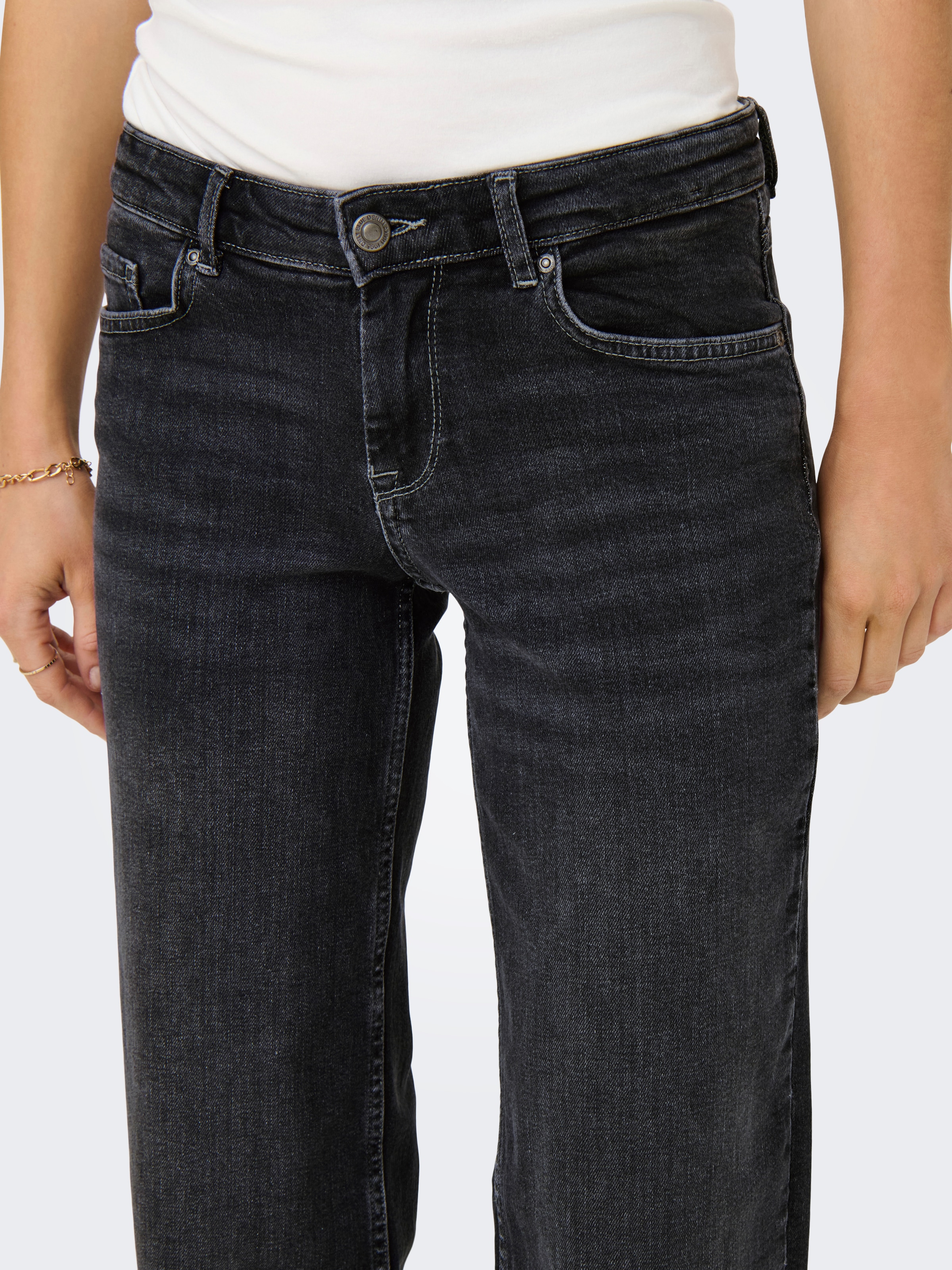 ONLY Jeans droit »ONLJUDY-O LW WIDE LEG DNM TAI850 NOOS« in dunkler Waschung, gerade Form, niedrige Leibhöhe