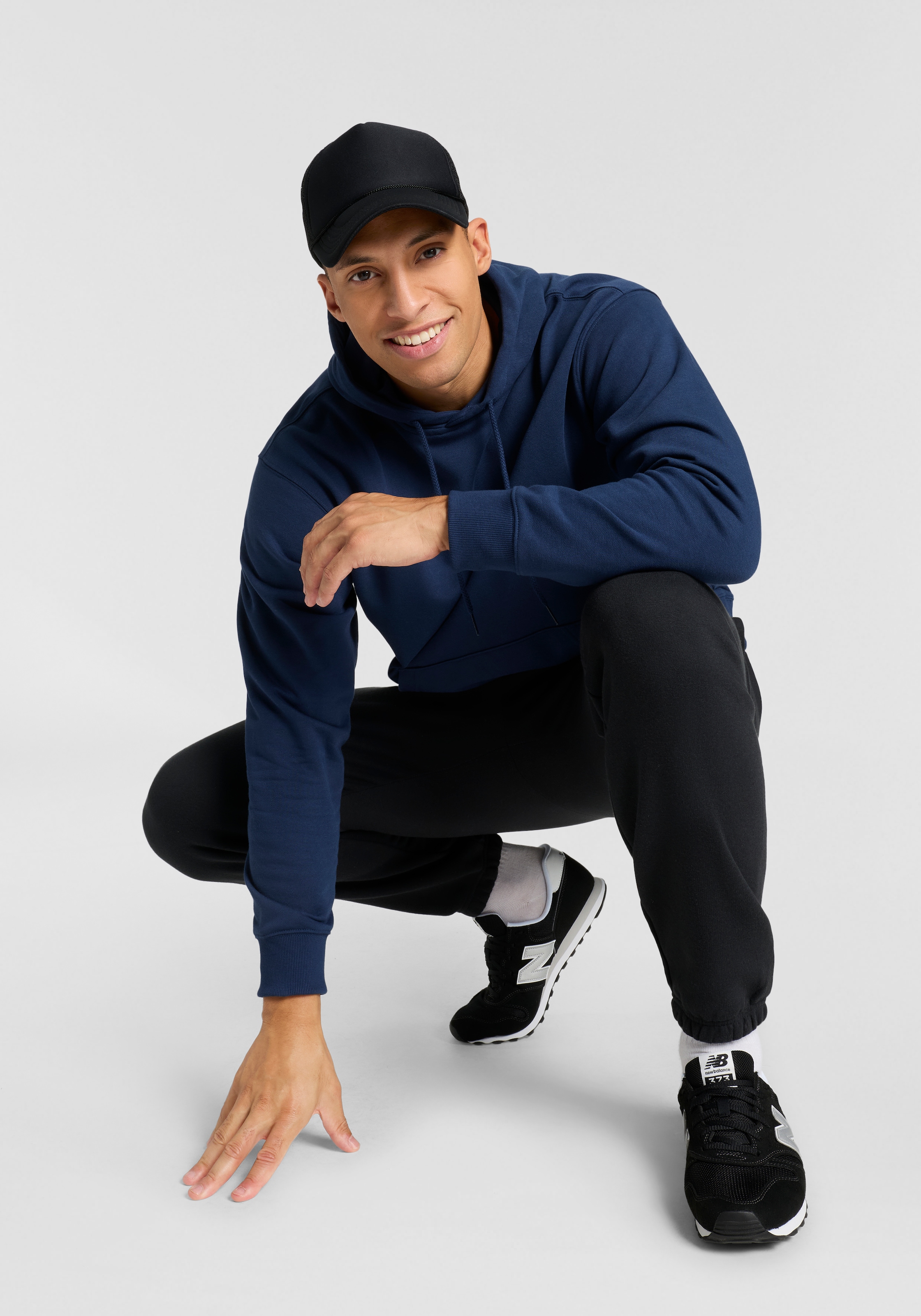 New Balance Kapuzensweatshirt »SPORT ESSENTIALS FRENCH TERRY HOODIE«, mit Kapuze, Langarm, aus Baumwolle und Polyester, entspannte Passform
