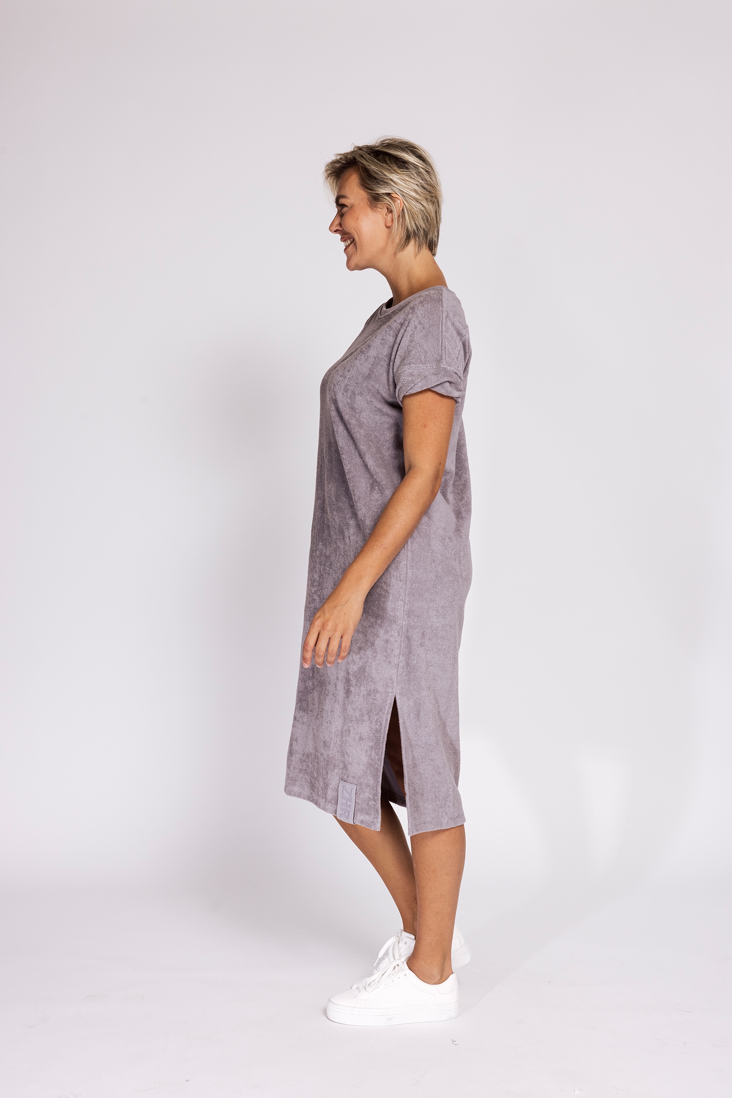 Zhrill Midikleid »MATEA« Ohne Taschen für den Alltag, Kurzarm, lässige Passform, unifarben