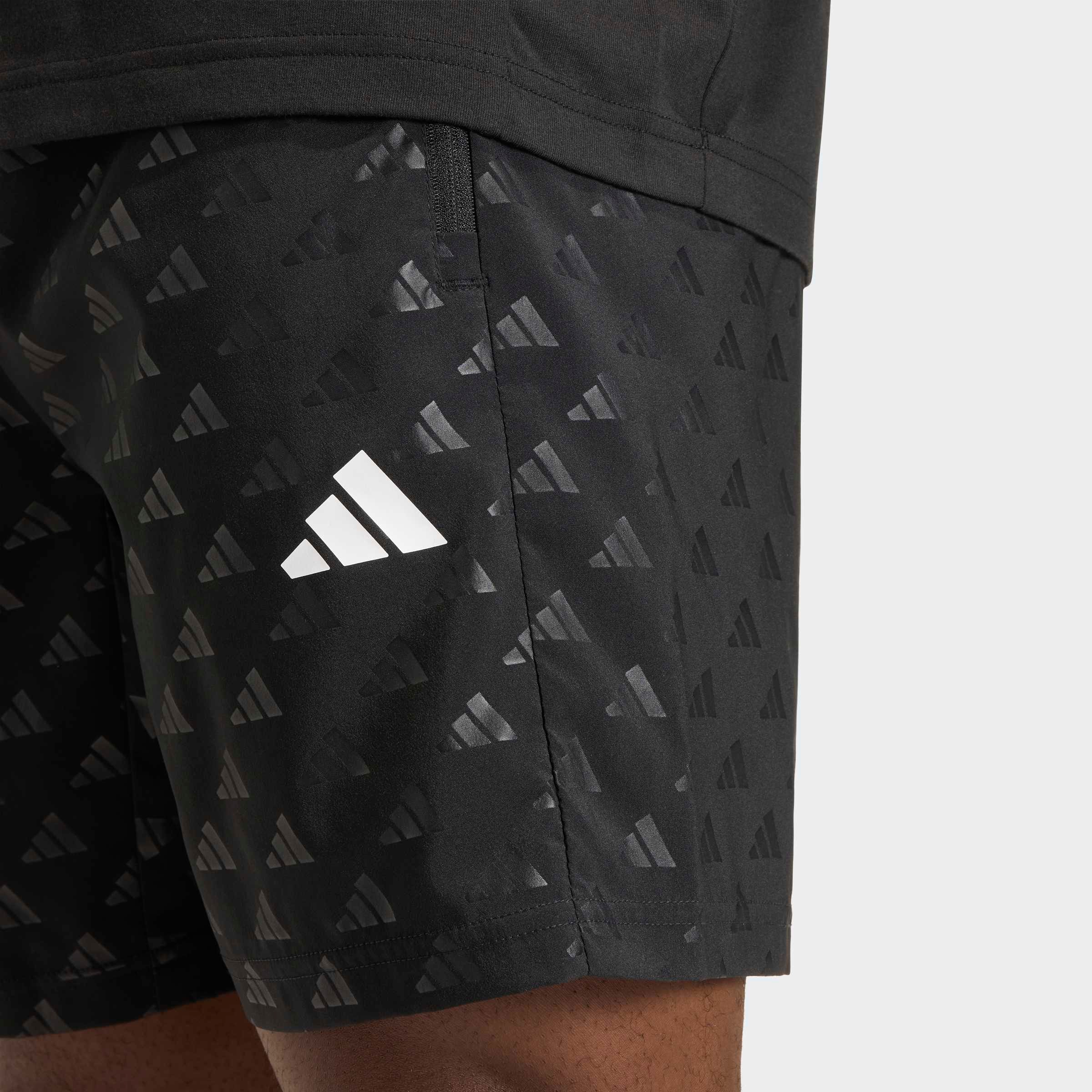 adidas Performance Short »WORKOUT ESSENTIALS BRANDLOVE WOVEN«  pour activités sportives, avec Climacool®, coupe normale