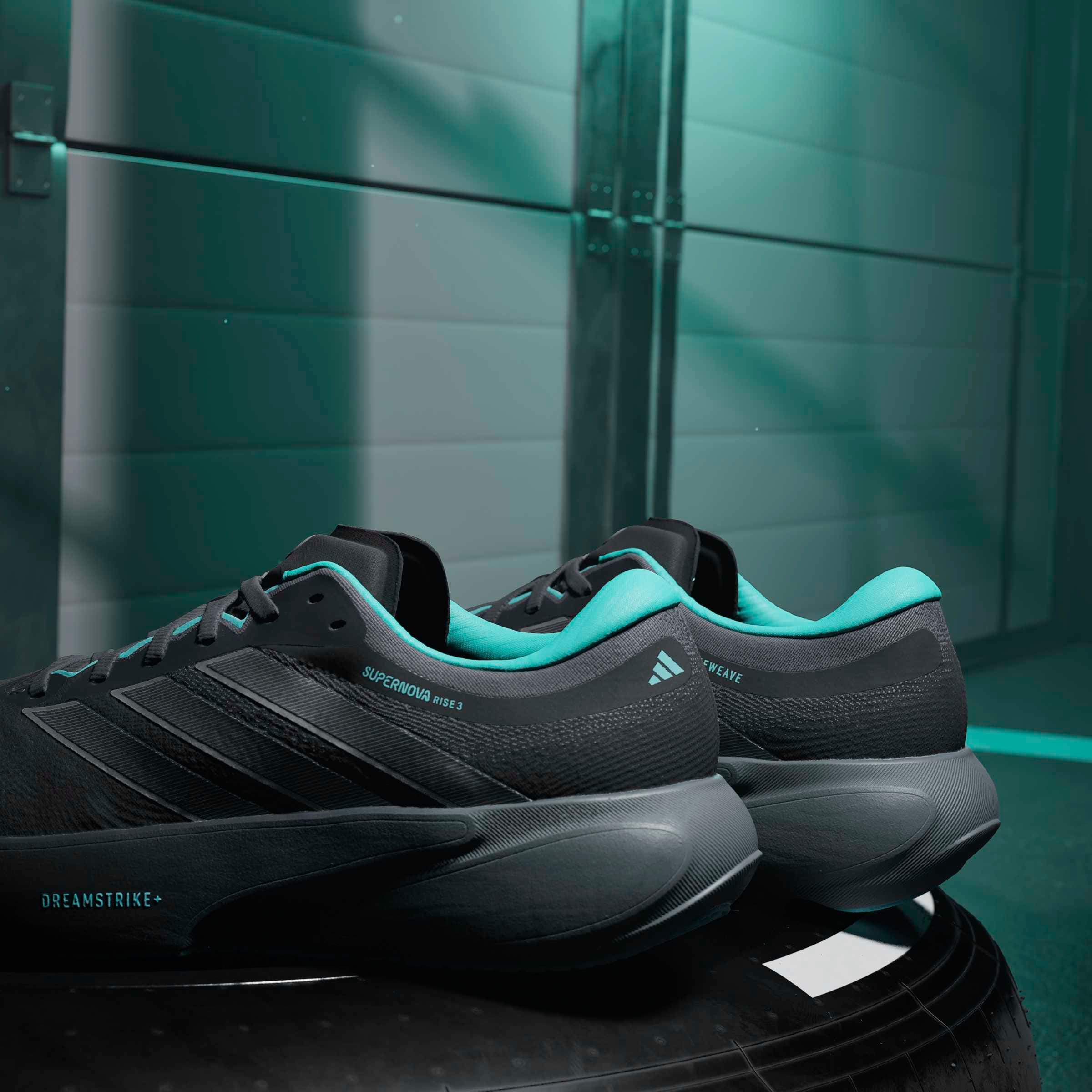 adidas Performance Chaussure de course »SUPERNOVA RISE 3 MERCEDES AMG PETRONAS F1 TEAM«  Mercedes AMG Motorsport