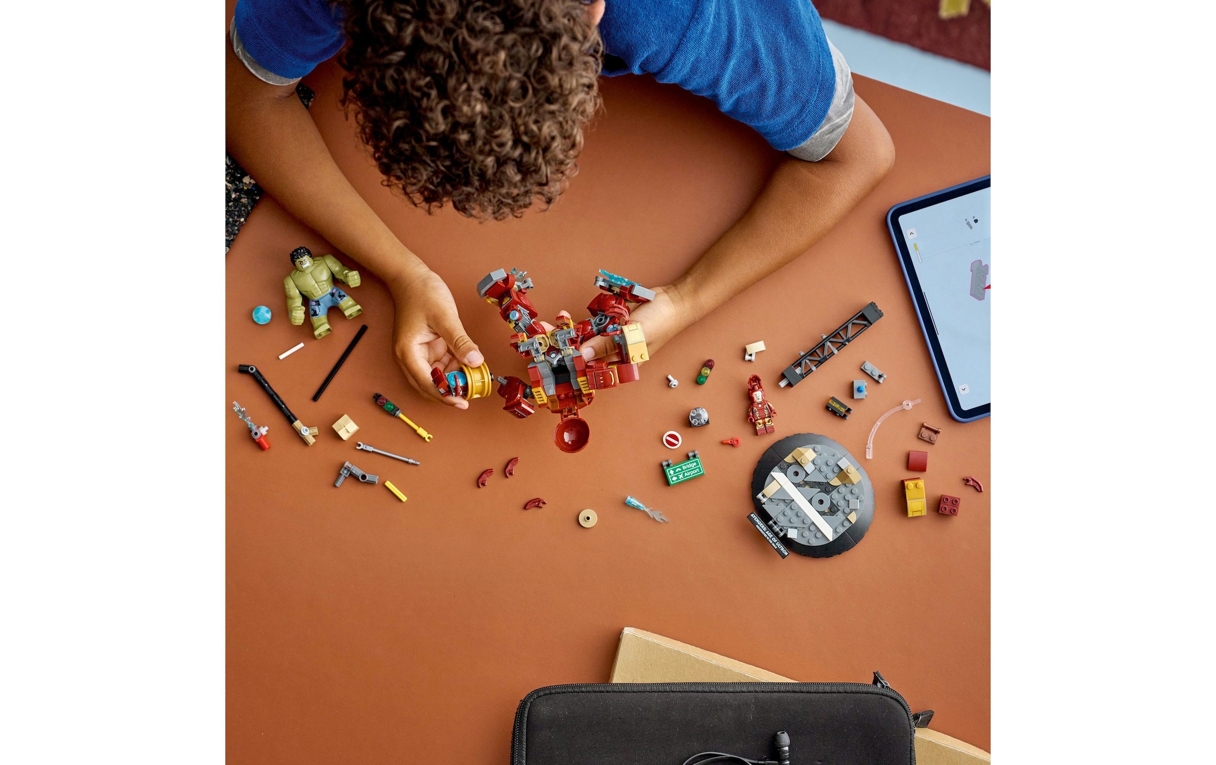 LEGO® Konstruktionsspielsteine »Marvel Duell der Giganten: Hulkbuster vs. Hulk 76343«