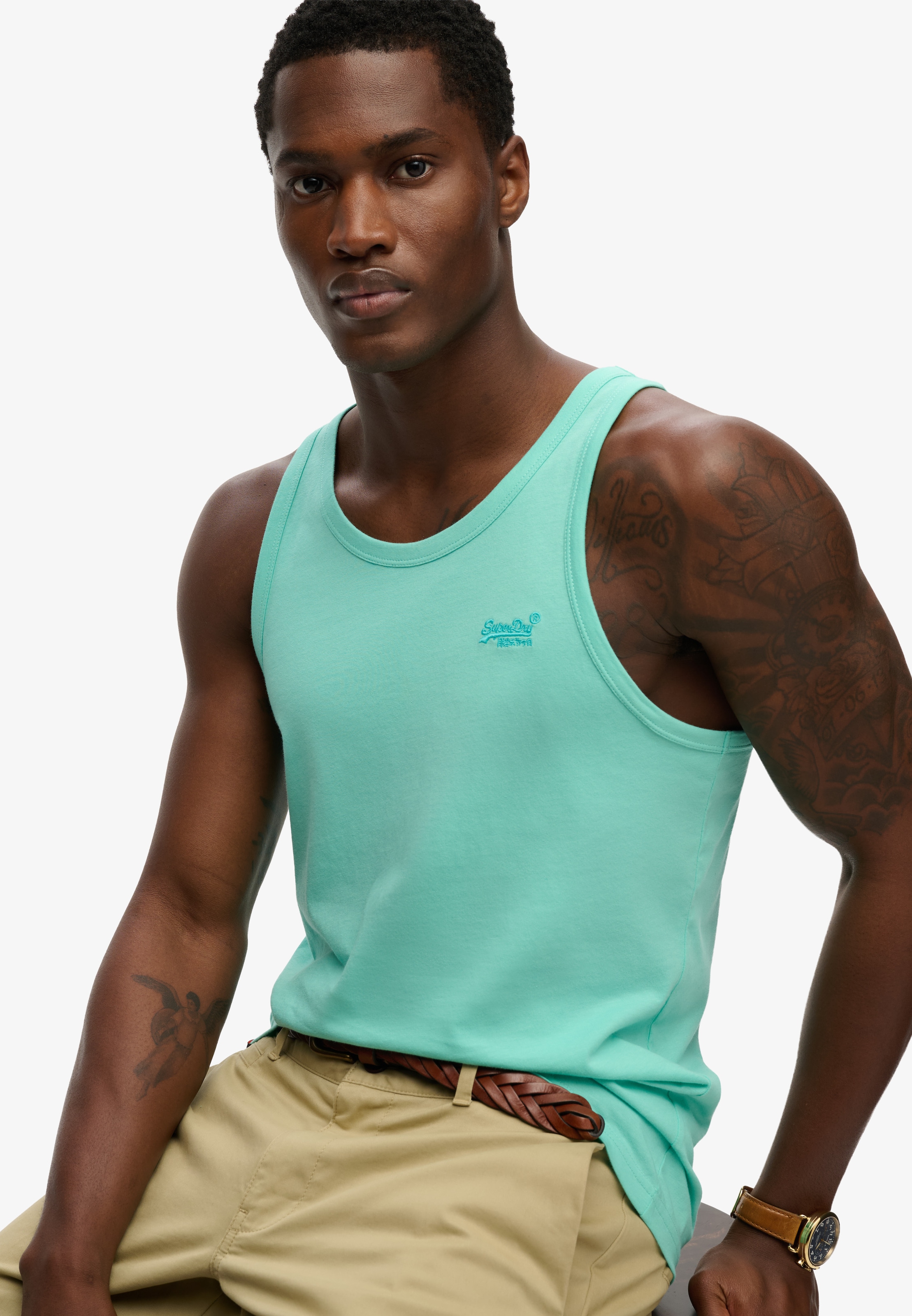 Superdry Débardeur »ESSENTIAL LOGO VEST UB« avec étiquette de marque, en coton et jersey simple, coupe slim, sans manches