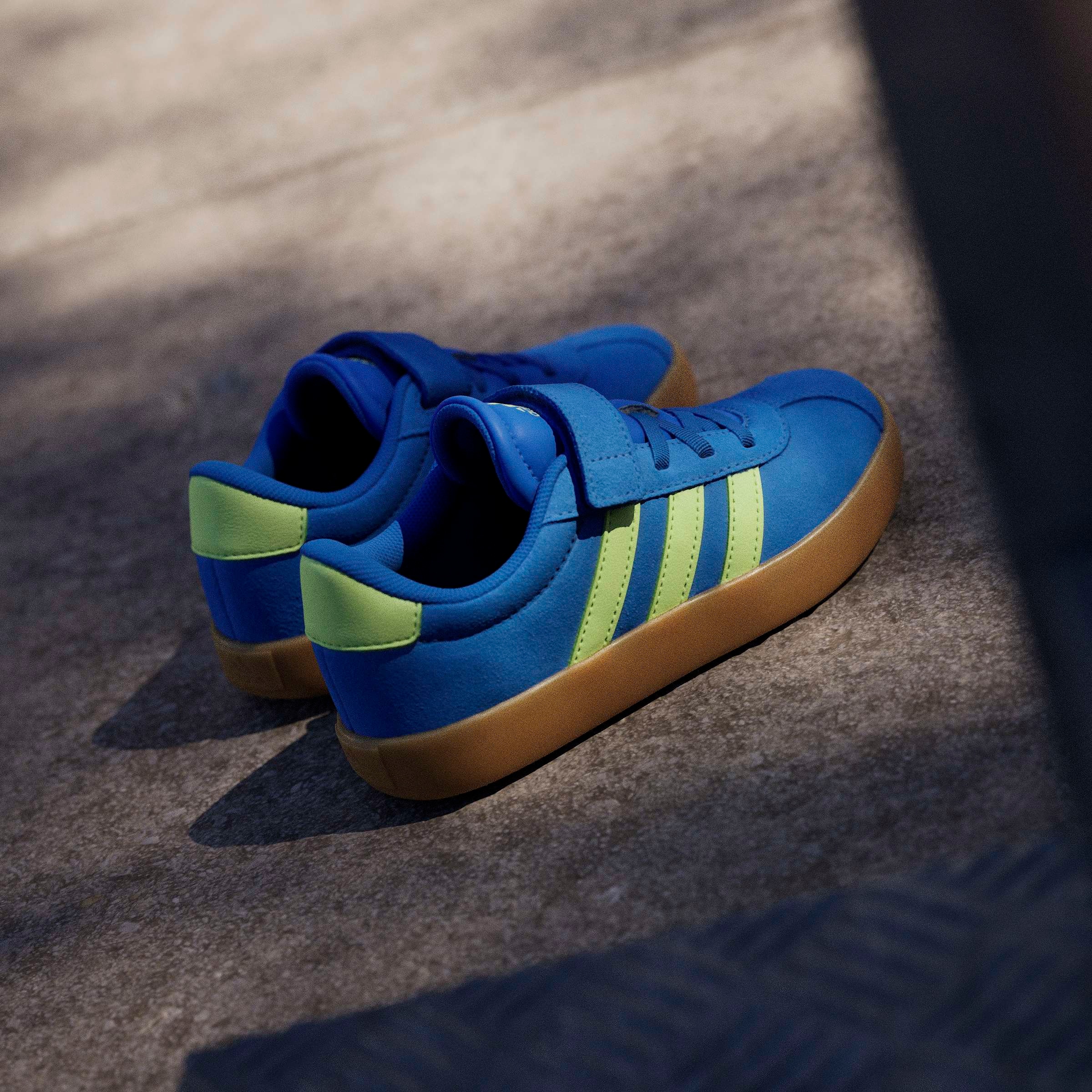 adidas Sportswear Sneakers »VL COURT 3.0«  inspiriert vom Design des adidas samba, für Kinder & Jugendliche