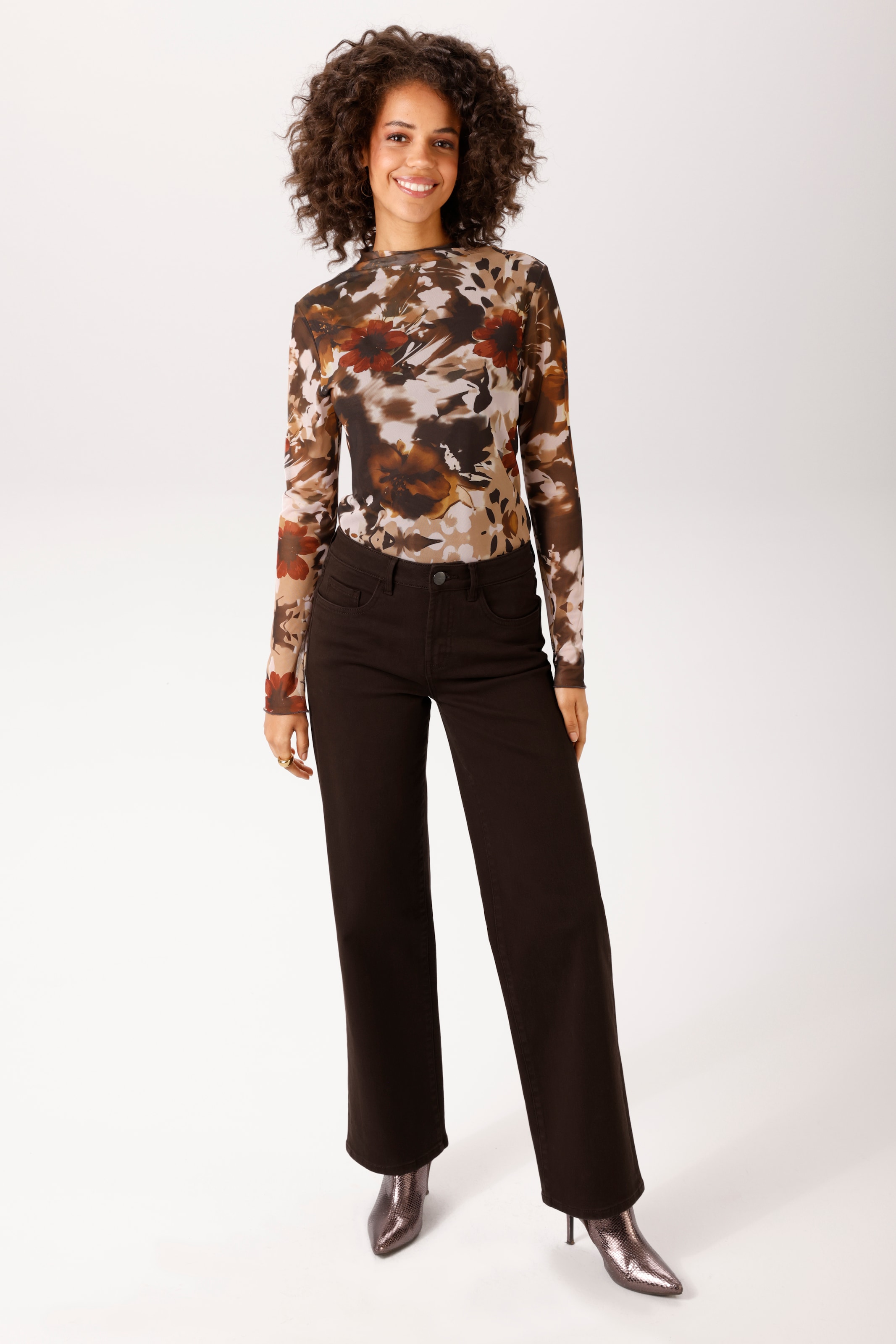 Aniston CASUAL Straight-Jeans mit trendigem, weiten Bein - NEUE KOLLEKTION