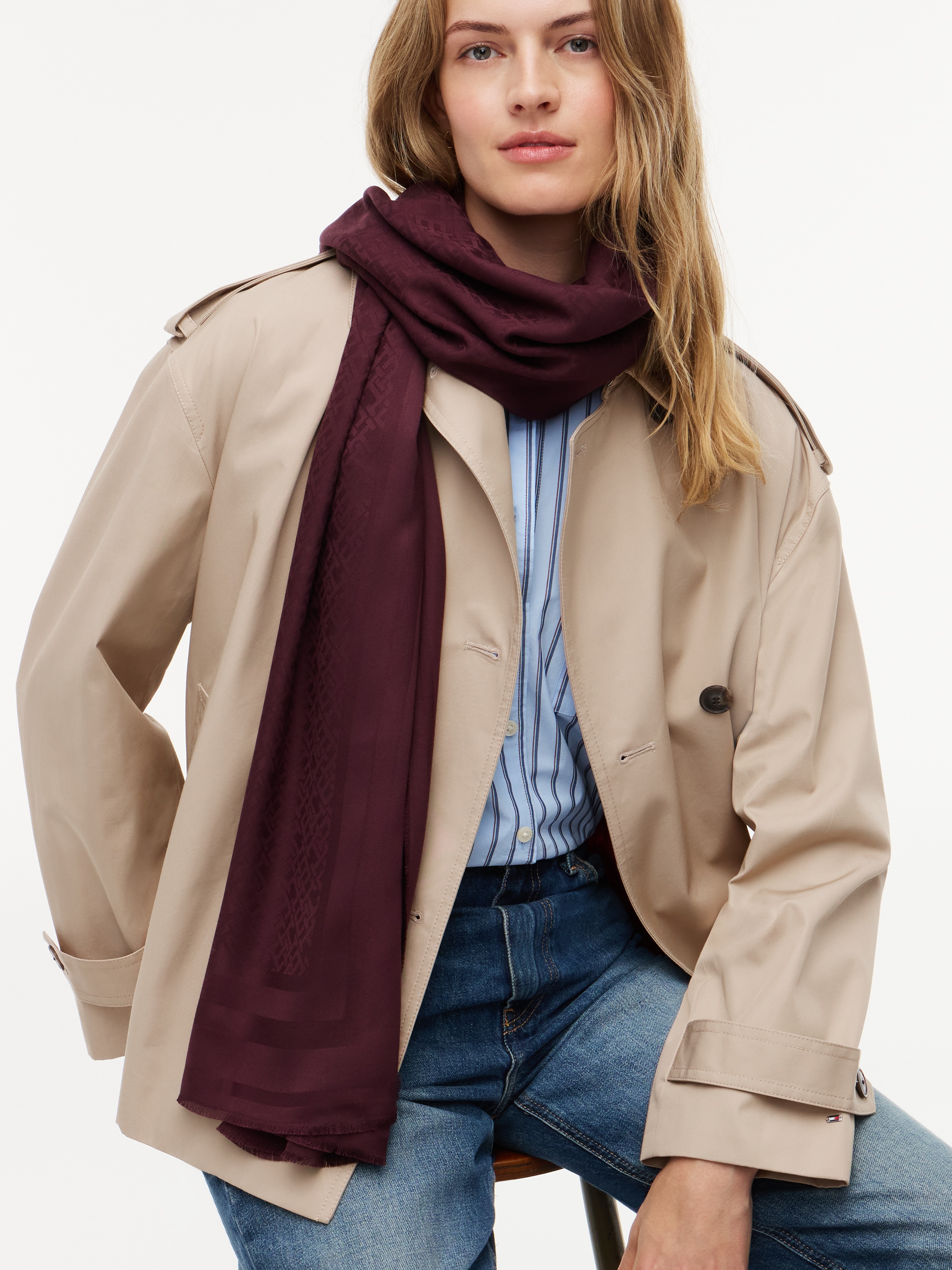 Tommy Hilfiger Foulard de mode »TH MONOGRAM« avec une teneur en laine