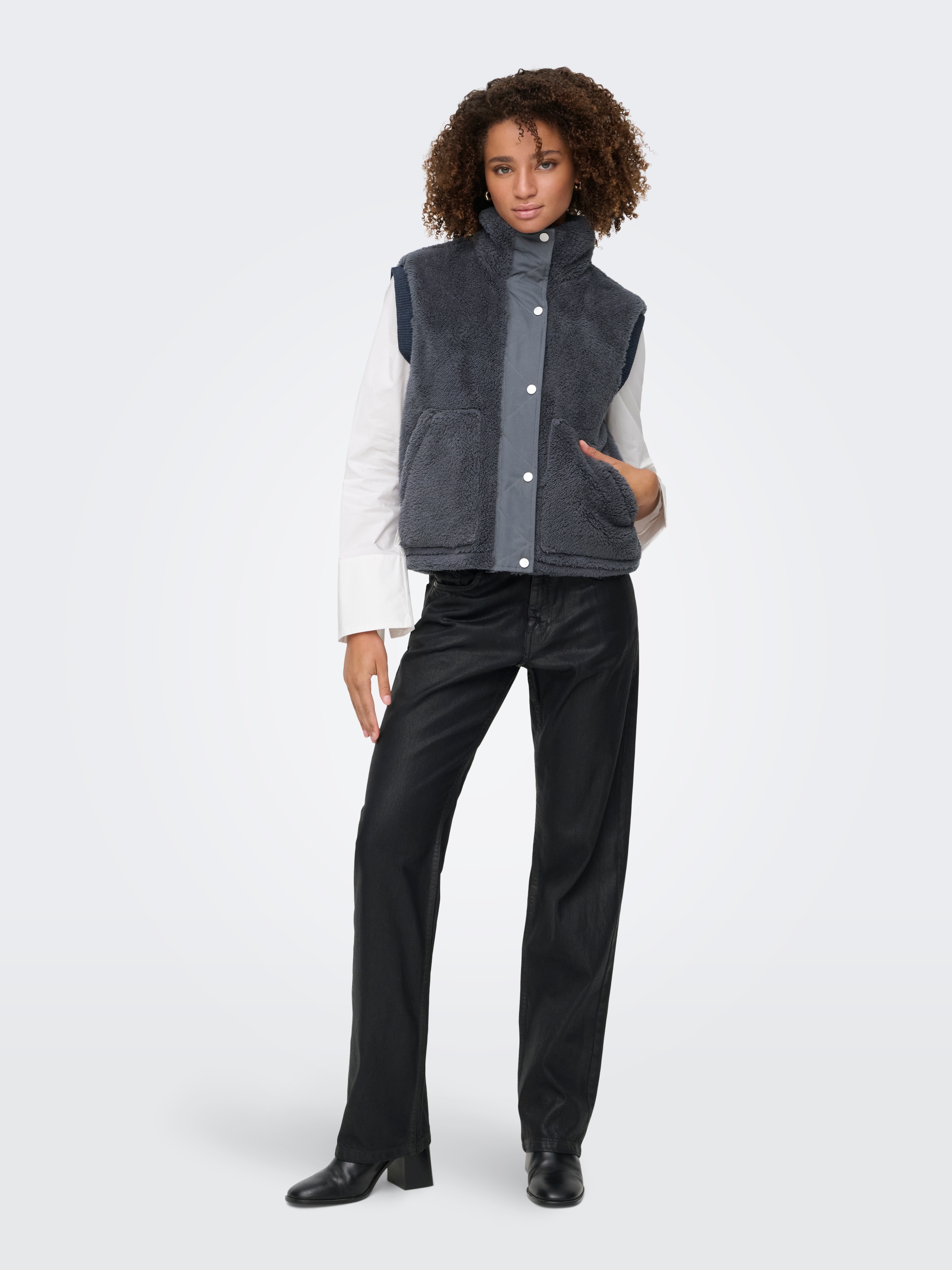 ONLY Gilet en peluche »ONLBARI LIFE TEDDY WAISTCOAT OTW« fibre synthétique