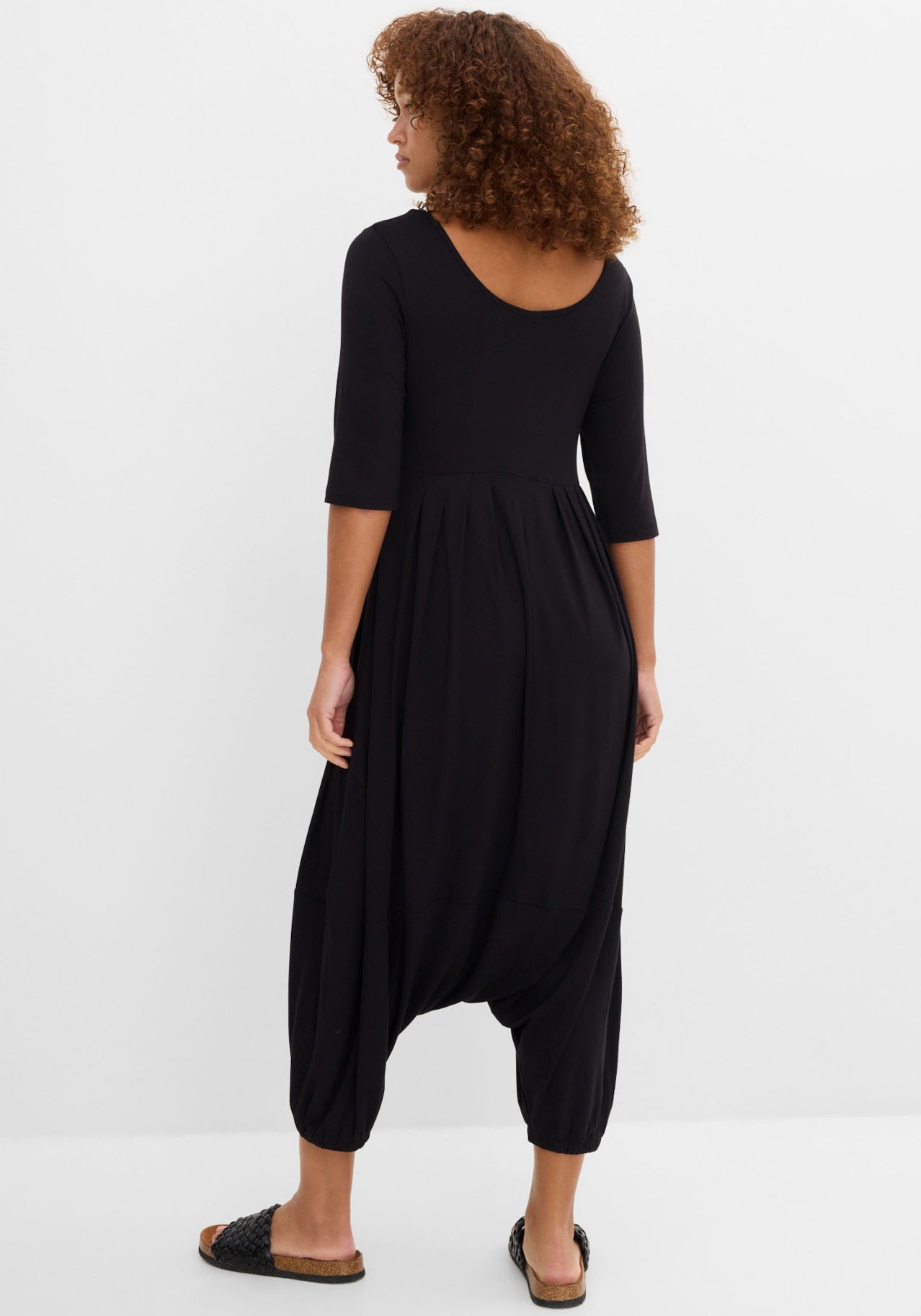 bonprix Jumpsuit »Jumpsuit mit Haremshose aus nachhaltiger Viskose« für den Alltag, Oversize-Passform, 7/8-Länge
