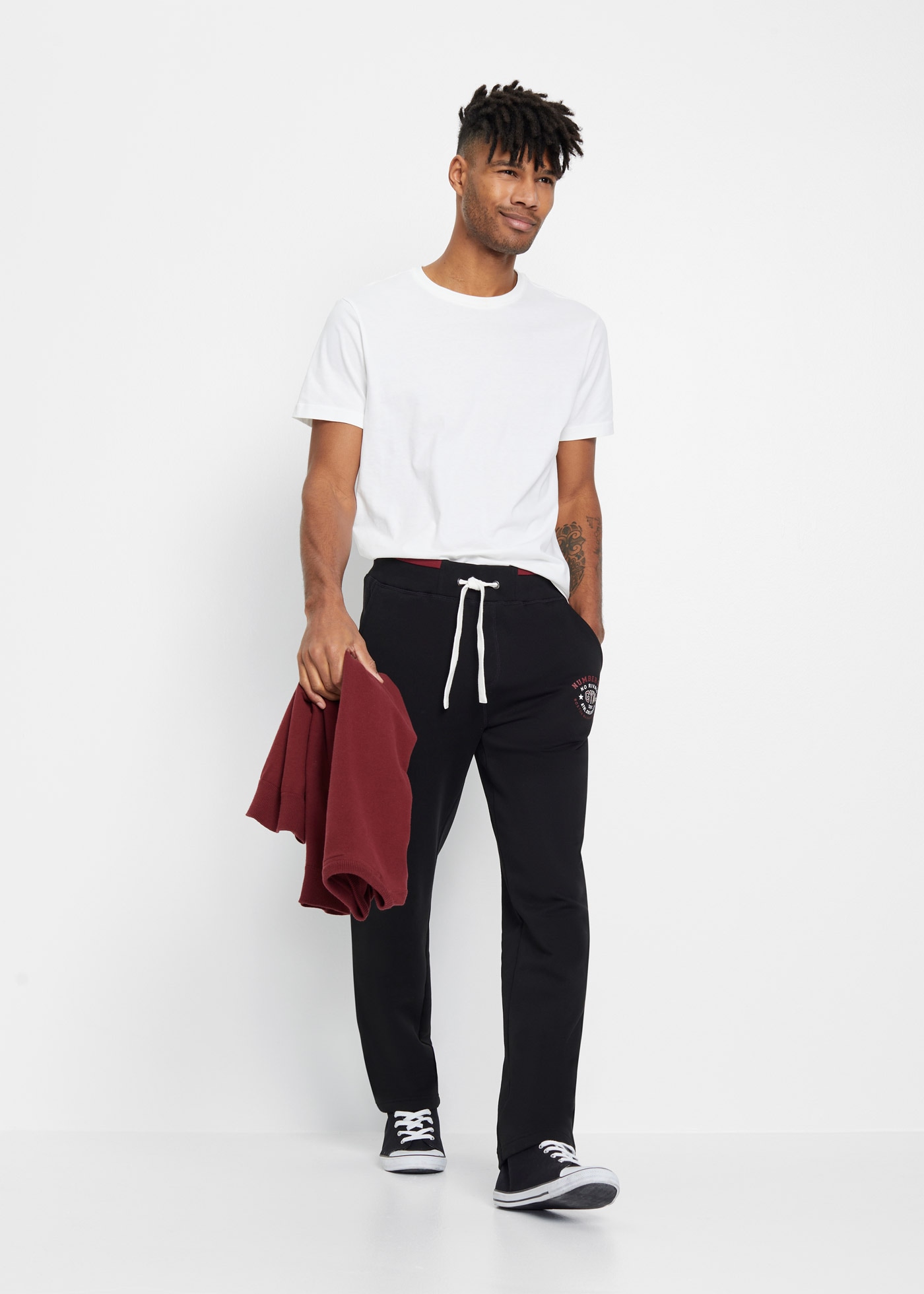 bonprix Pantalon de jogging  mit elastischem Bund, mit Kordelzug, regular fit, mit Gesässtasche