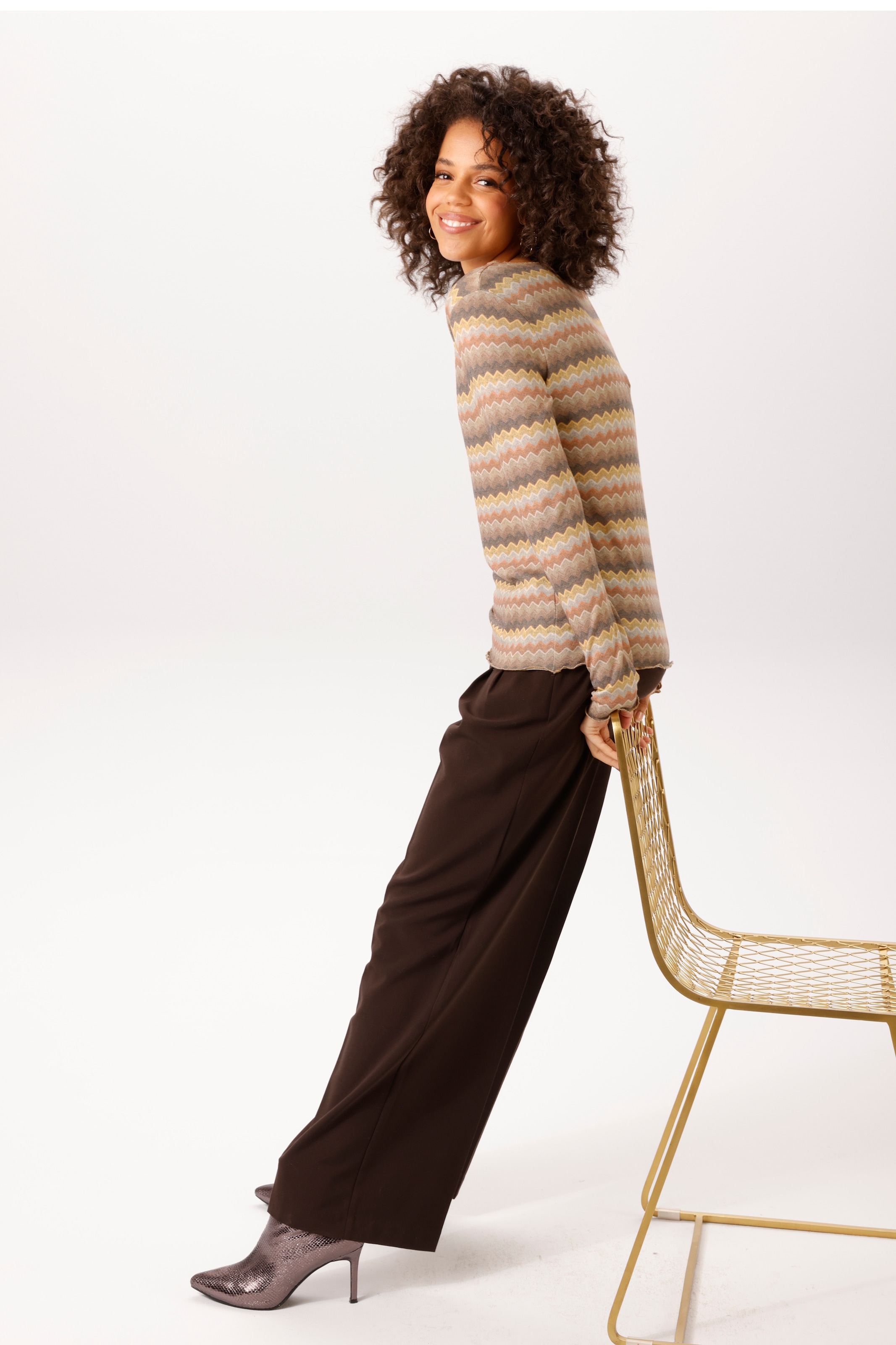 Aniston CASUAL Langarmshirt im trendfarbenem, geringelten Zick-Zack-Muster - NEUE KOLLEKTION