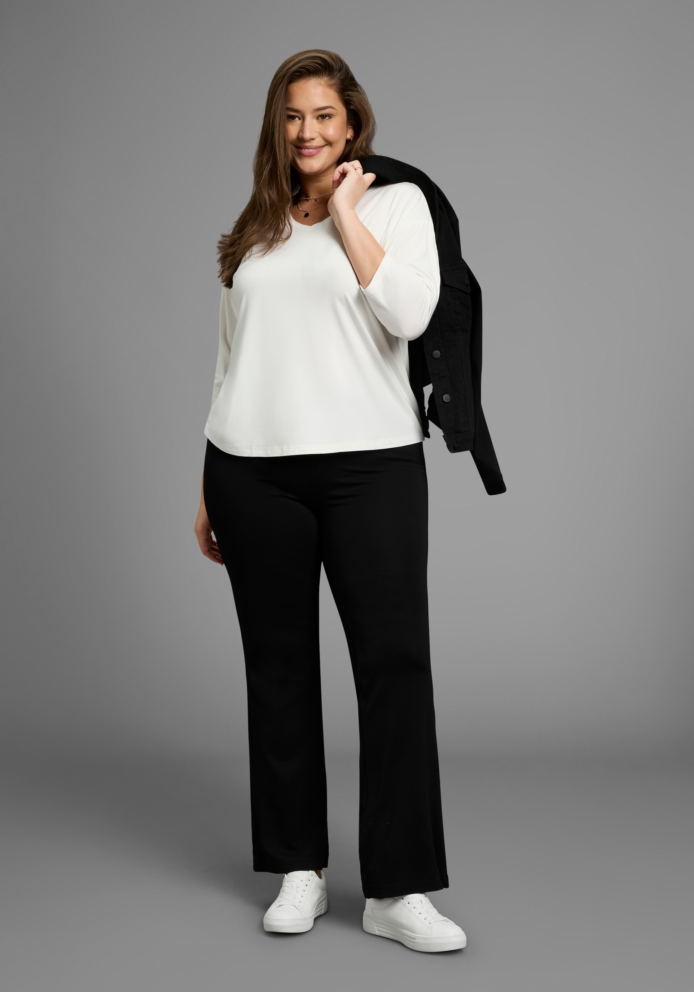 Laura Scott CURVE 3/4-Arm-Shirt mit V-Ausschnitt und lockerer Passform – GROSSE GRÖSSEN