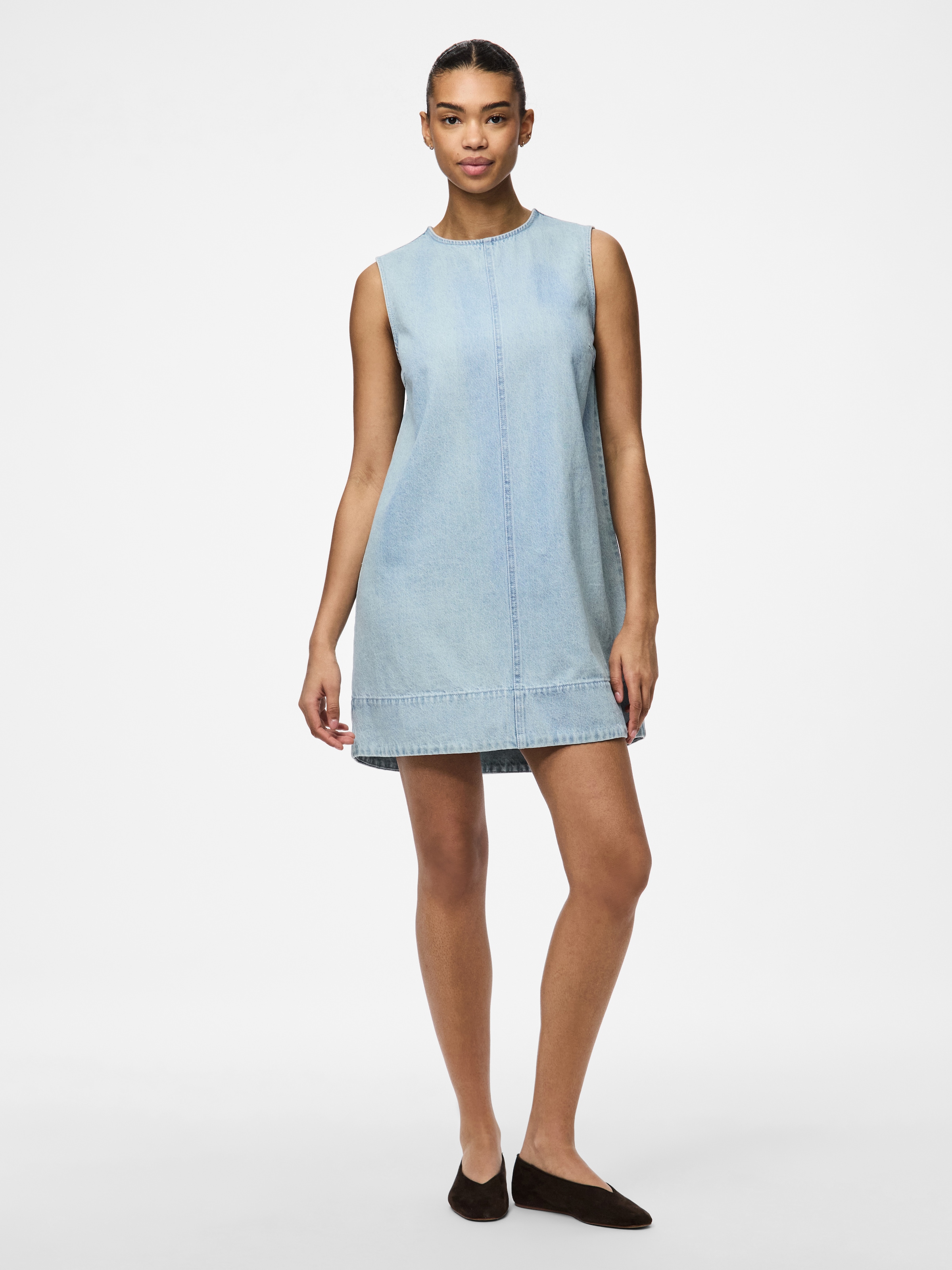 pieces Robe en jean »PCFLORA SL MINI DENIM DRESS NOOS« avec coupe trapèze