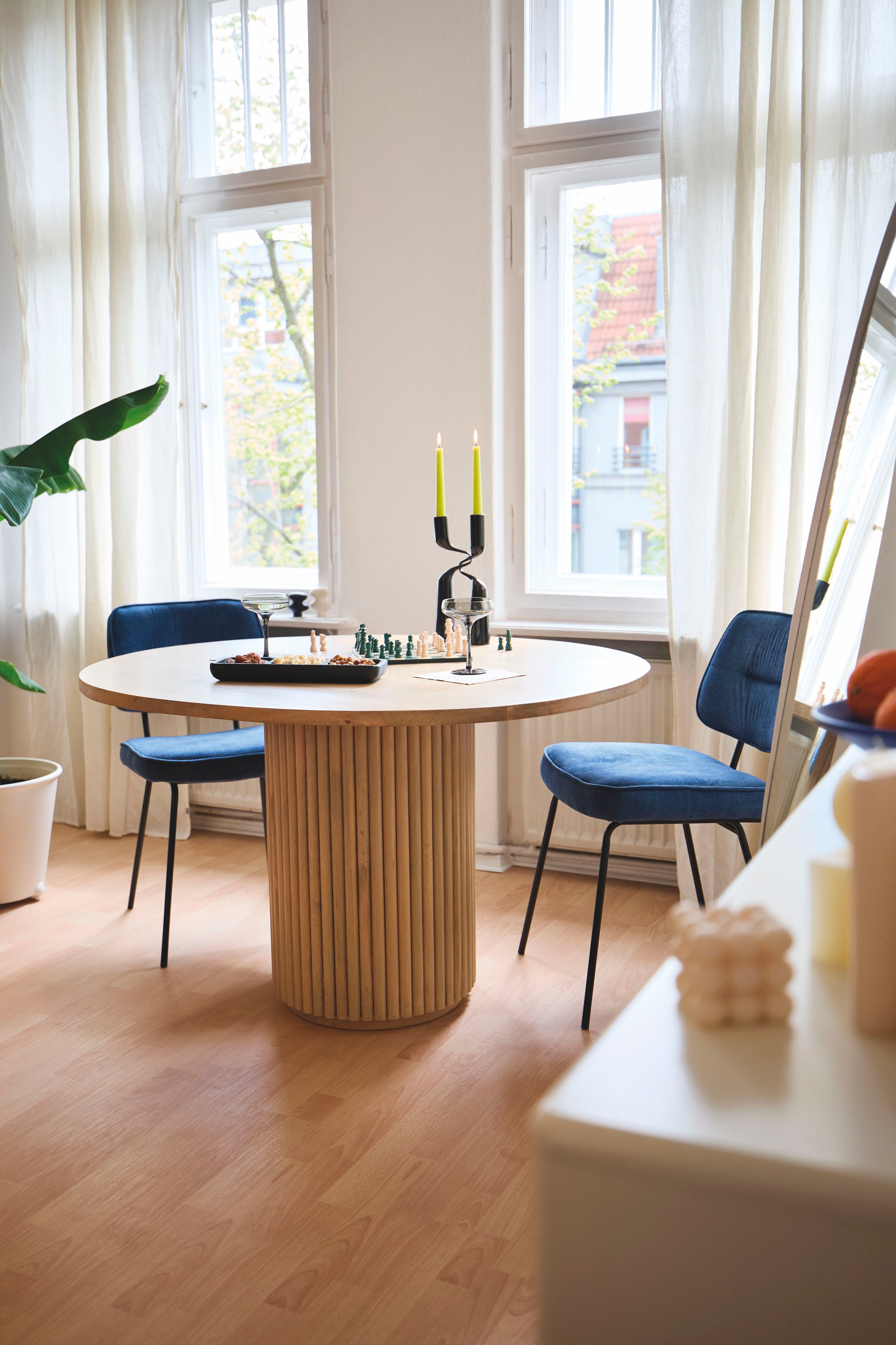 SIT Table de salle à manger »Ribbed Side Table High« avec pied colonne au look côtelé extravagant