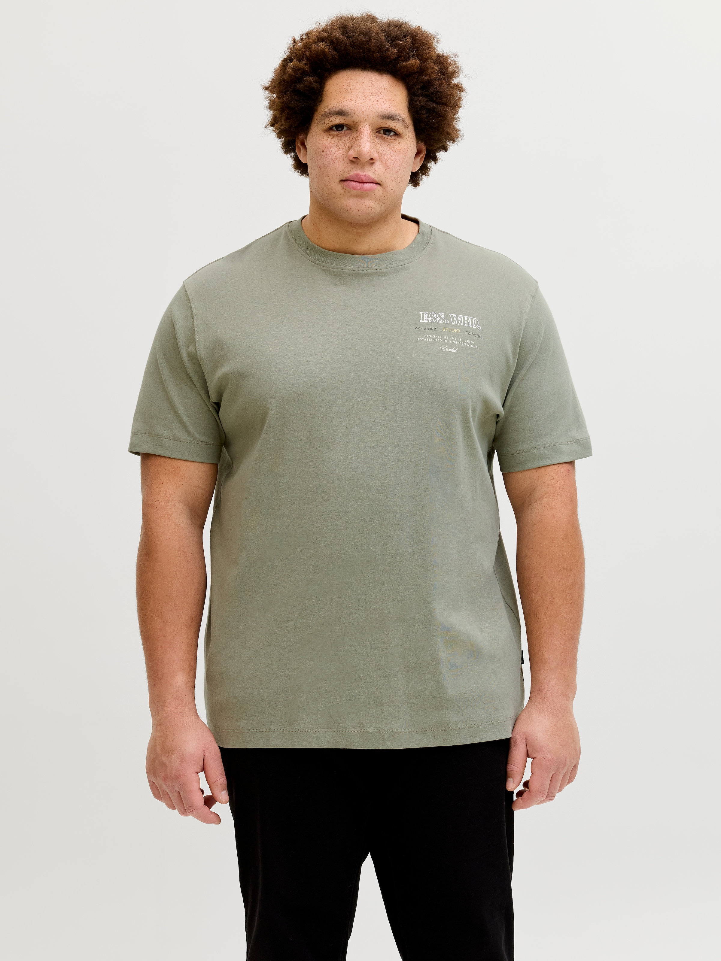 Jack & Jones PlusSize T-Shirt »JJEURBAN EDGE STUDIO TEE SS SN PLS« mit Logobranding