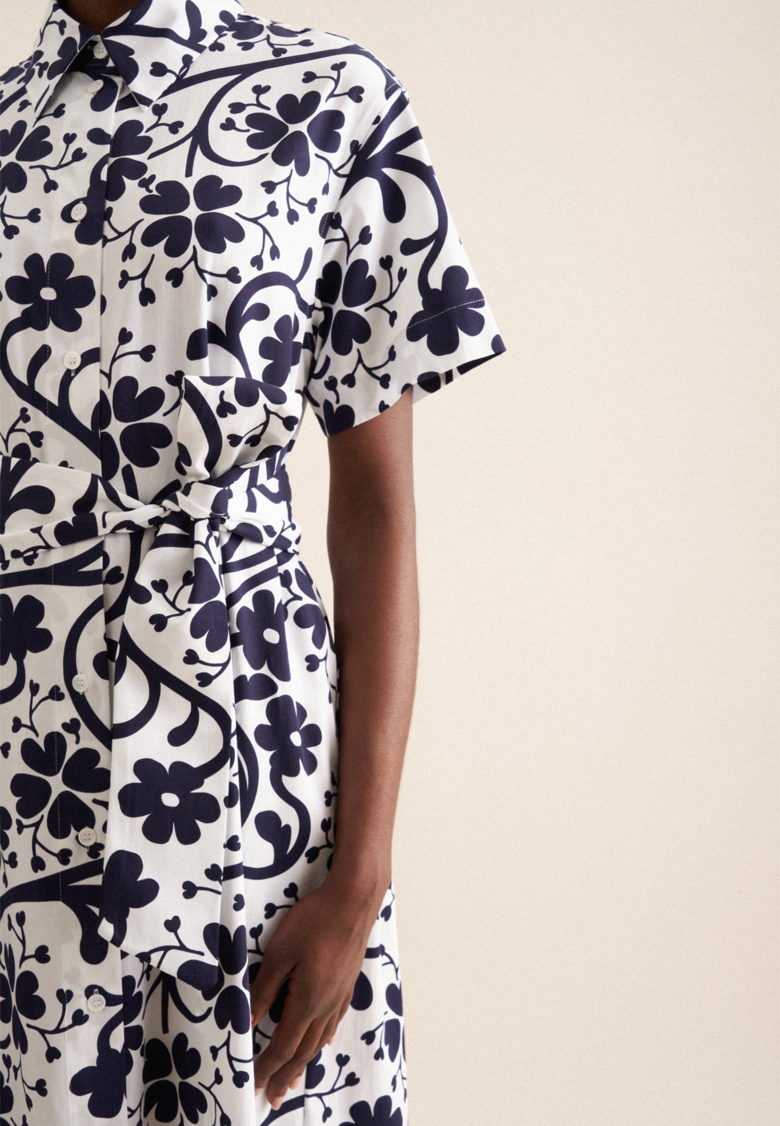 seidensticker Sommerkleid »Schwarze Rose« 1/2 Kragen Druck