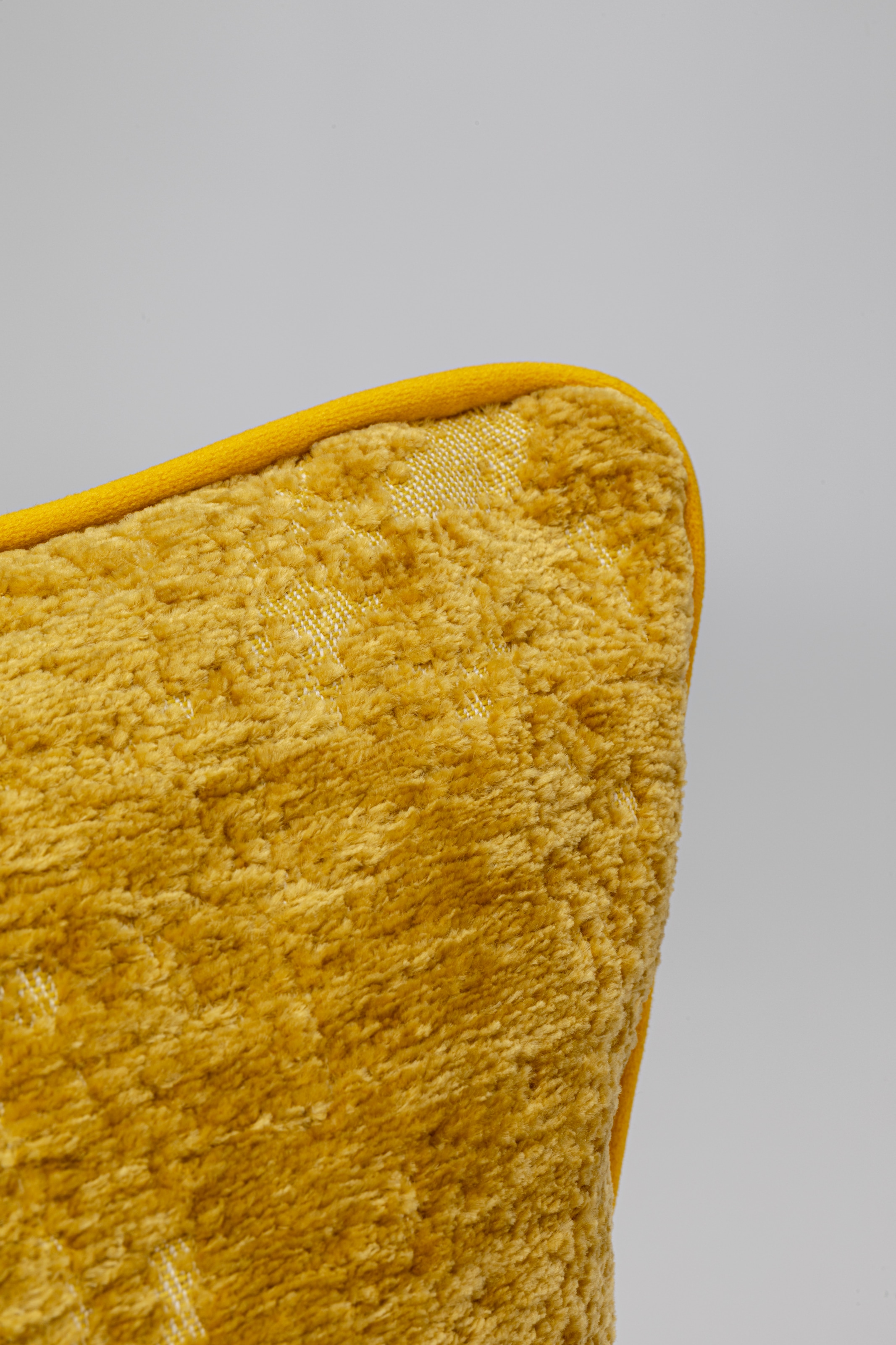 Kare Design Coussin décoratif »Royal, Kissenhülle mit Füllung, 45x45 cm« stützt Kopf und Nacken angenehm und sorgt für erholsamen Schlaf