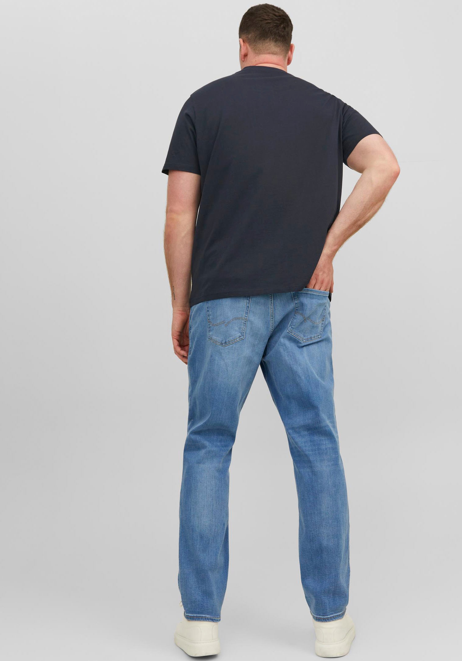 Jack & Jones PlusSize Shirt à col rond »JJESTAR JJ TEE SS NOOS PLS« mit Logo Schriftzug