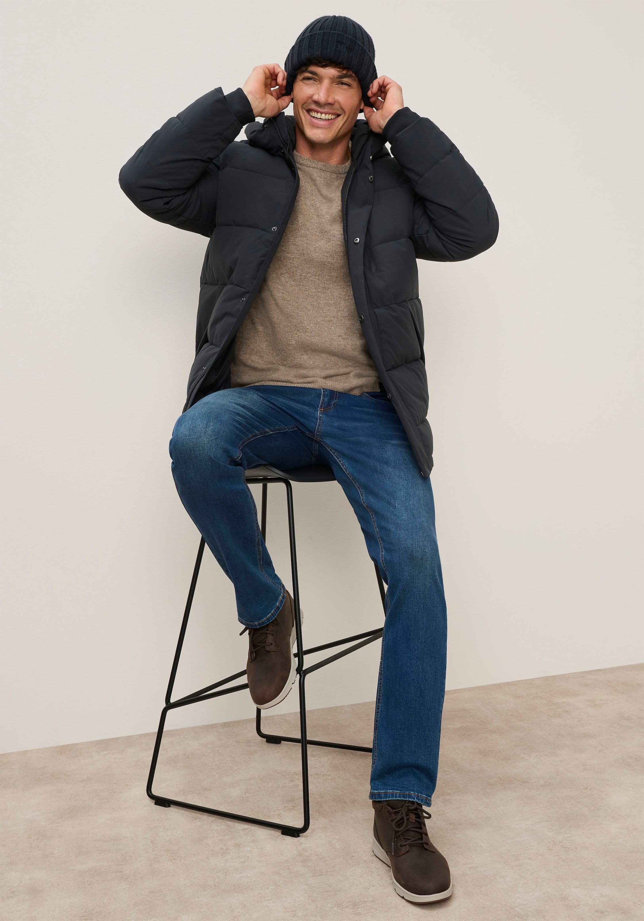 Bruno Banani Winterjacke mit Kapuze Steppjacke mit Kapuze mit Funktion