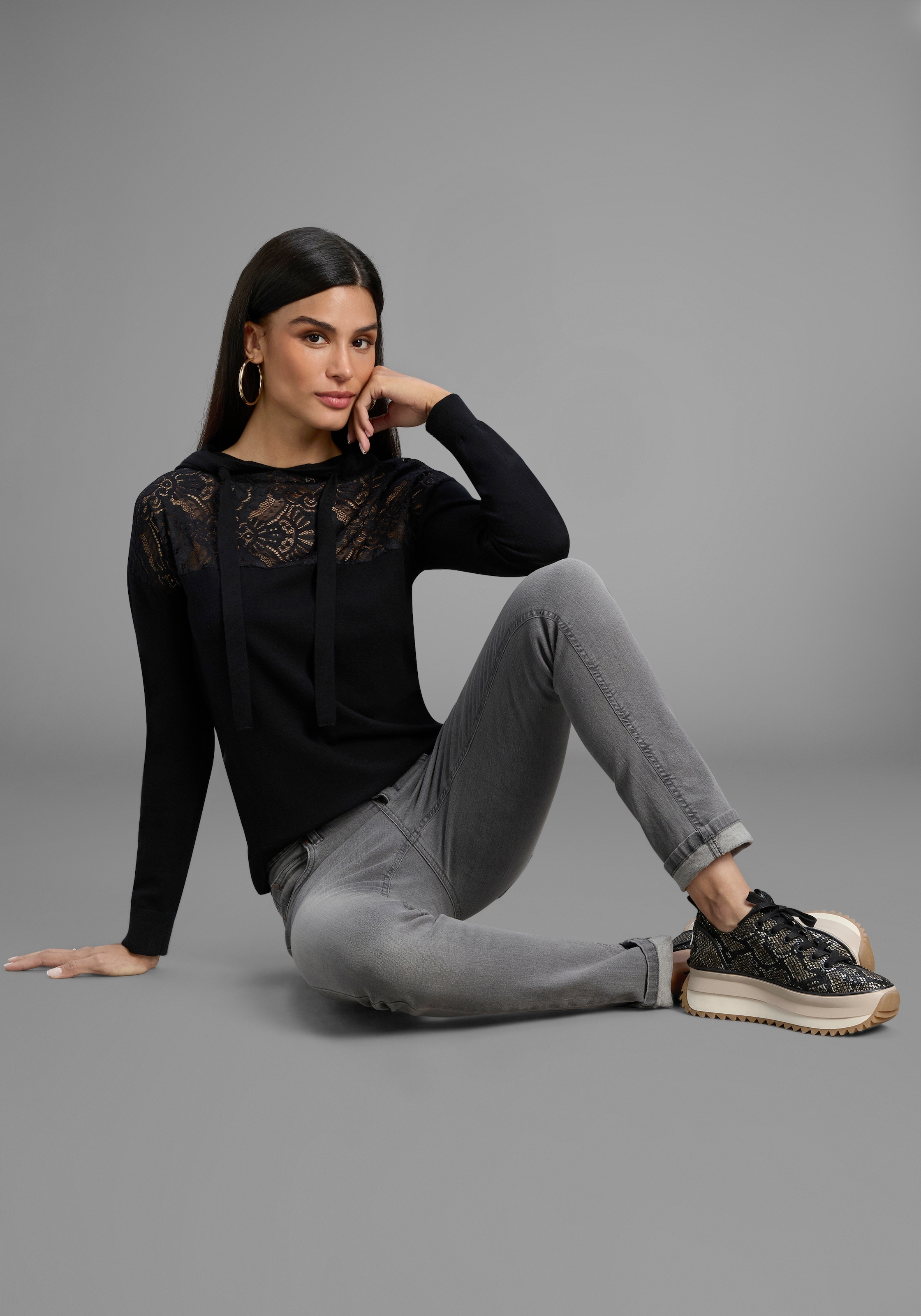 Laura Scott Pull à capuche kuscheliger Winterstrick mit femininem Spitzeneinsatz