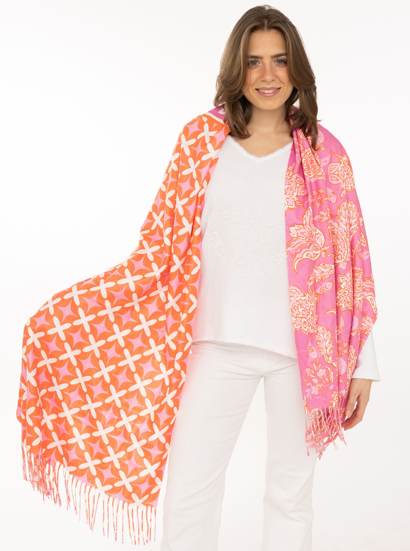 Zwillingsherz Schal »"Grafischer Paisley"« Mustermix, Schriftzug und Fransen