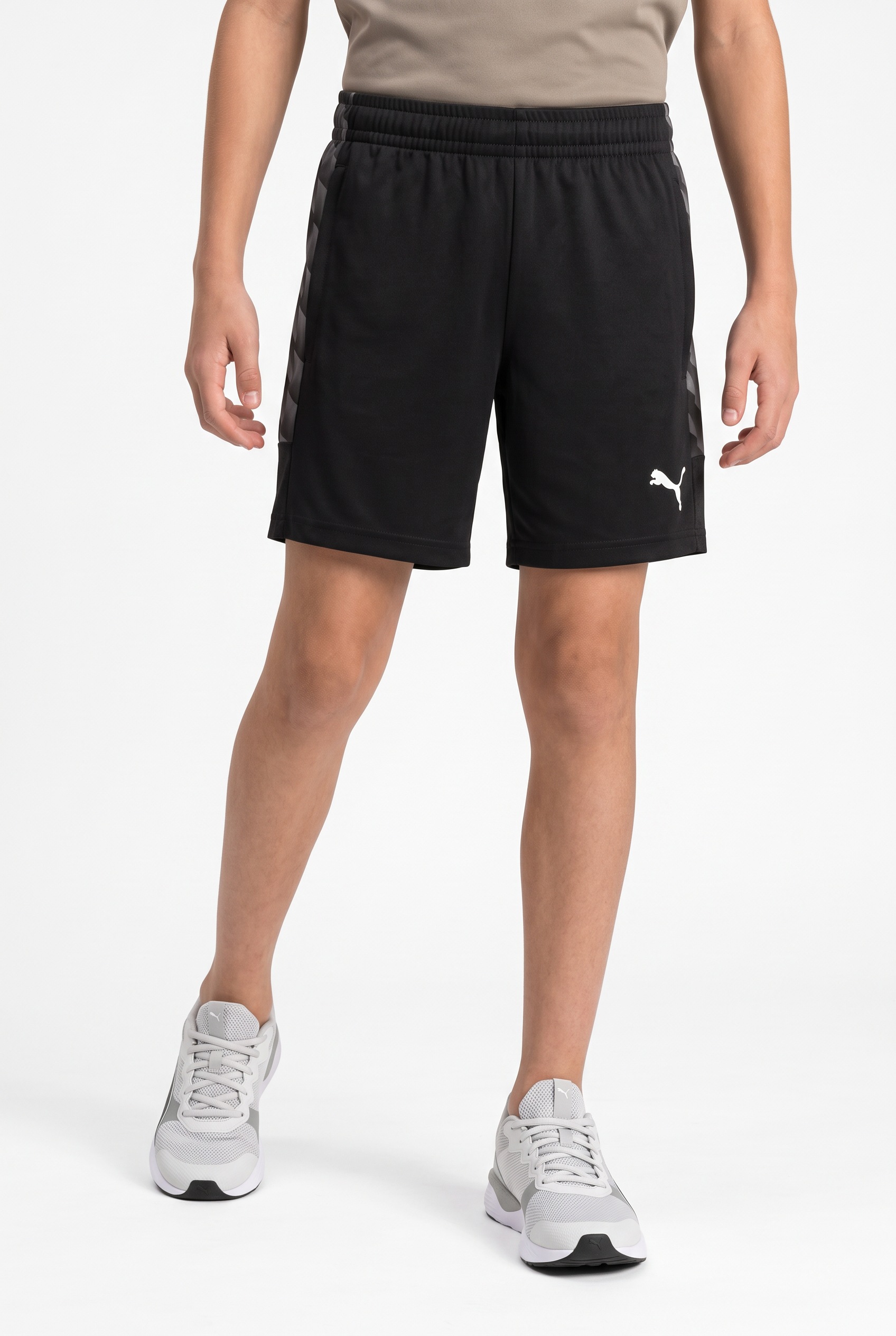PUMA Trainingsshorts »TEAMLIGA26 TRAINING SHORTS JR«  mit DryCELL-Technologie, atmungsaktiv, Regular Fit, für Teens